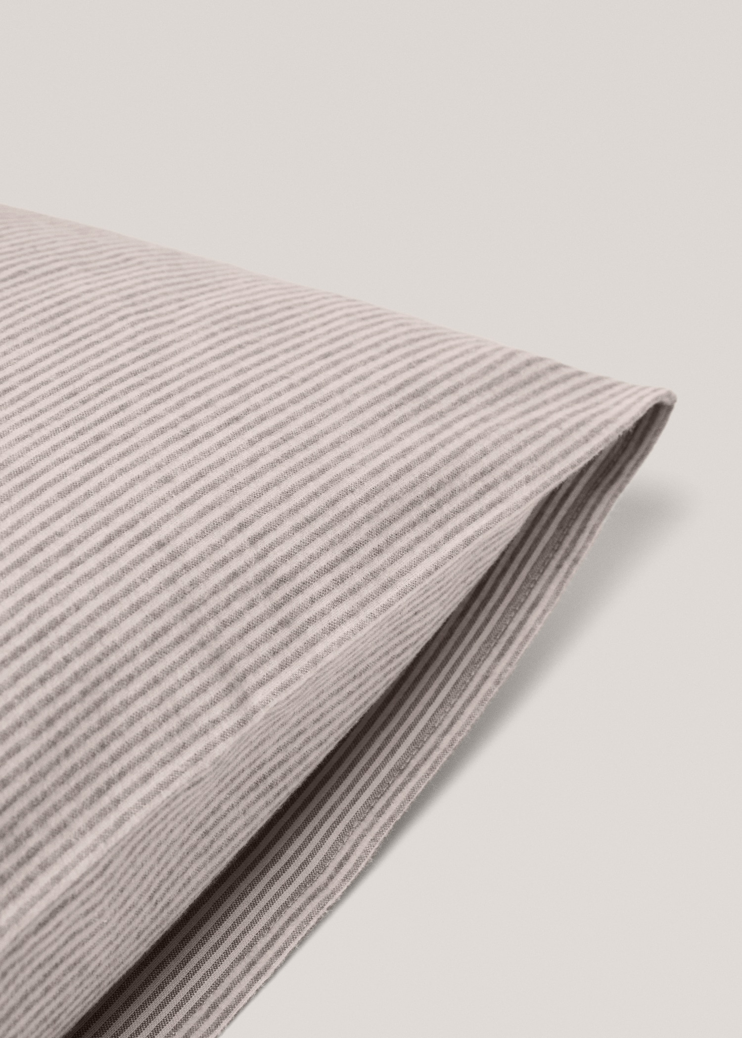 Cotton flannel pillowcase stripes 50x75cm - Details of the article 2