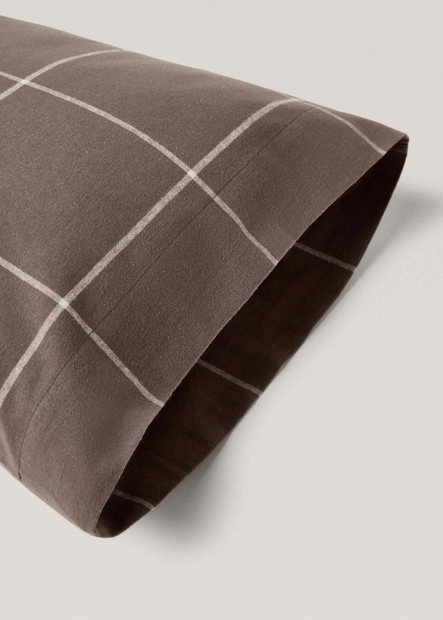 Cotton flannel checkered pillowcase 45x110cm - Details of the article 1