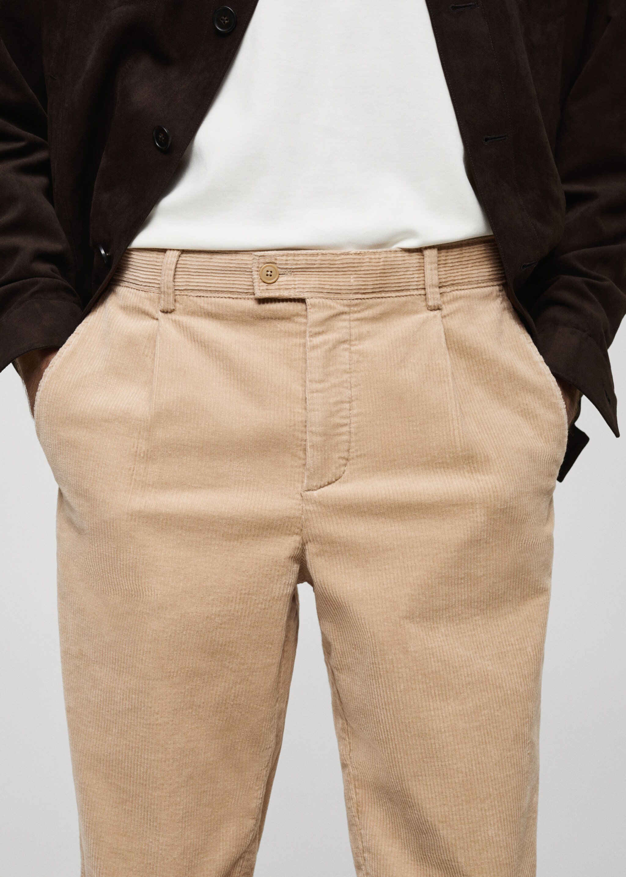 Pantalon velours côtelé pinces straight-fit - Détail de l'article 1, Beige. Ref: 77017921-00.