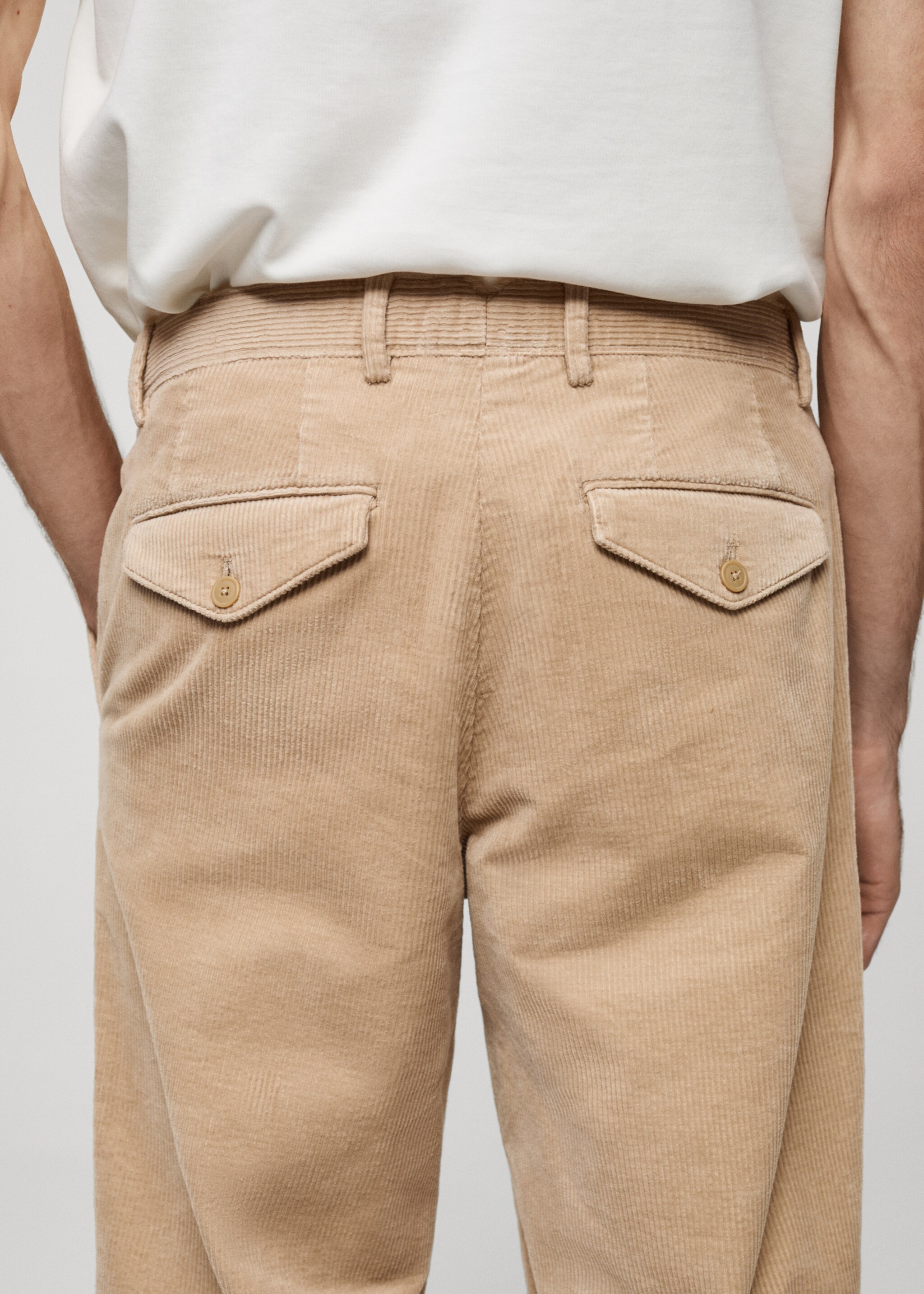 Pantalon velours côtelé pinces straight-fit - Détail de l'article 6, Beige. Ref: 77017921-00.