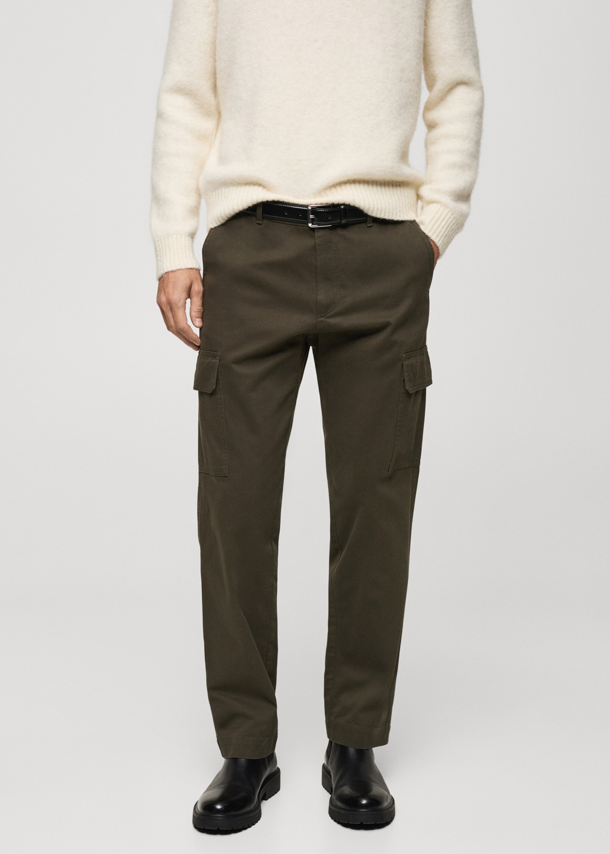 Straight-fit cargo trousers - Medium plane
