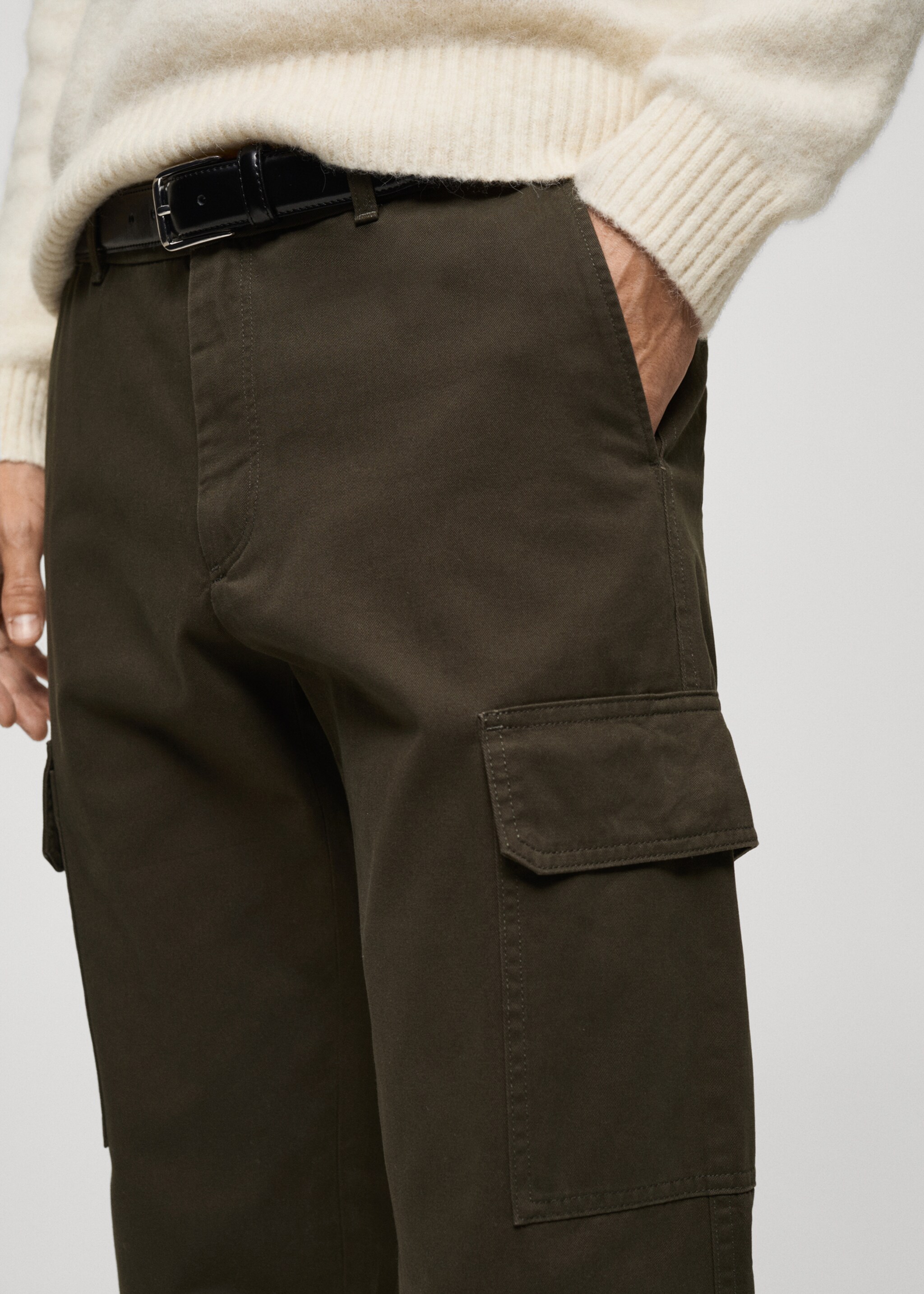 Straight-fit cargo trousers - Details of the article 1