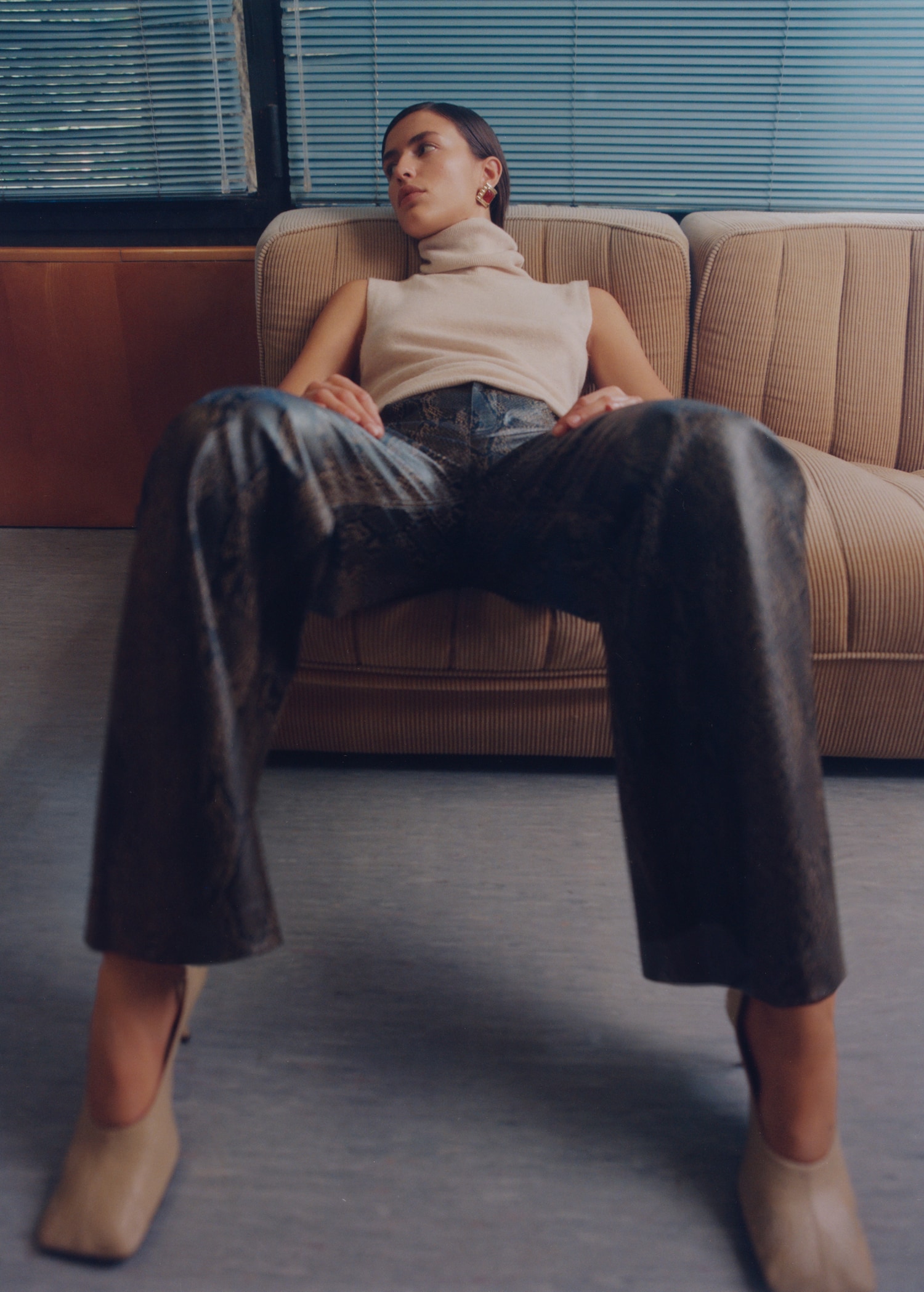 Efecto Cuero Mujer Pantalon Marron Cuero Pantalon Marron Zara