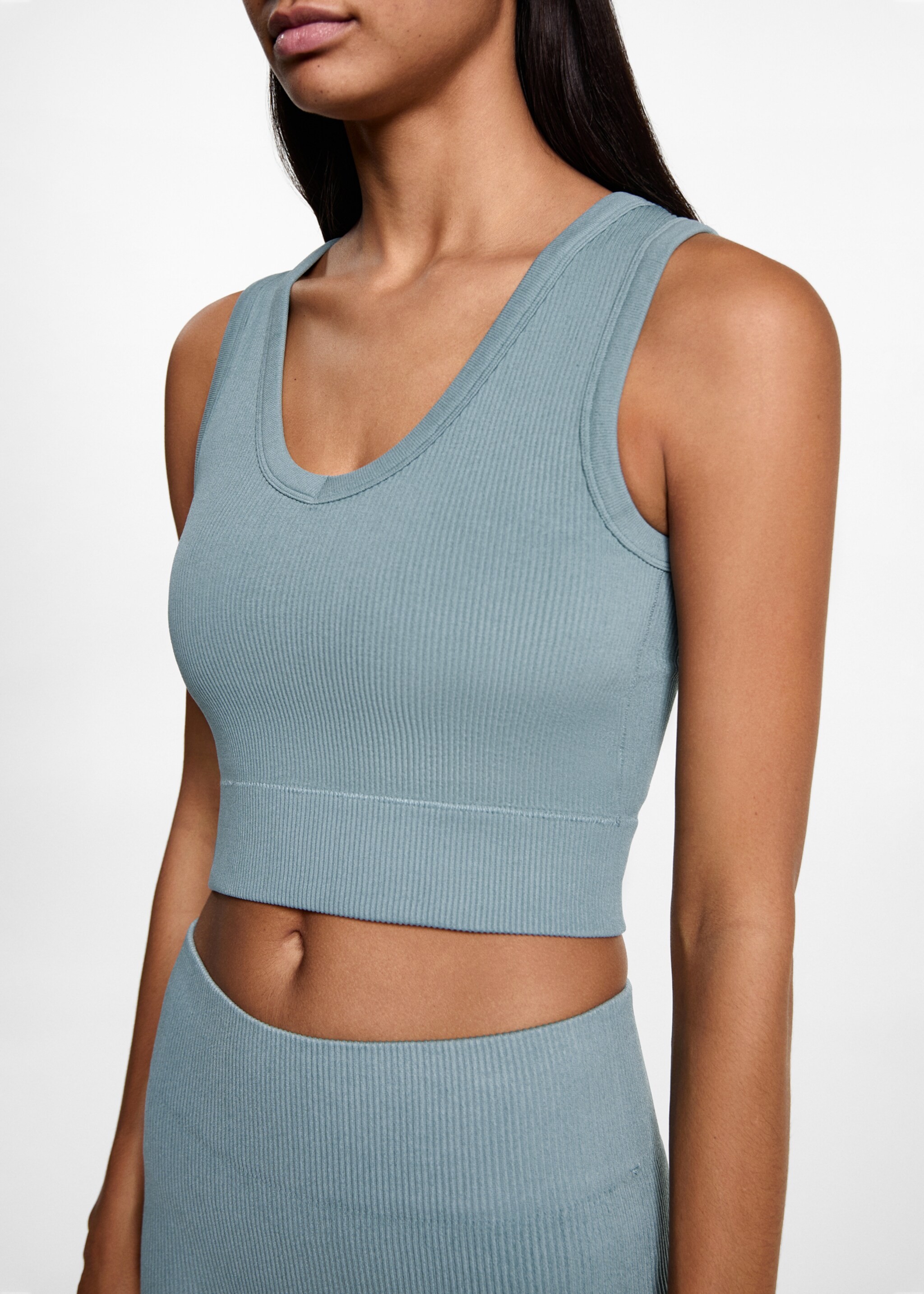 Top cropped desportivo - Pormenor do artigo 2