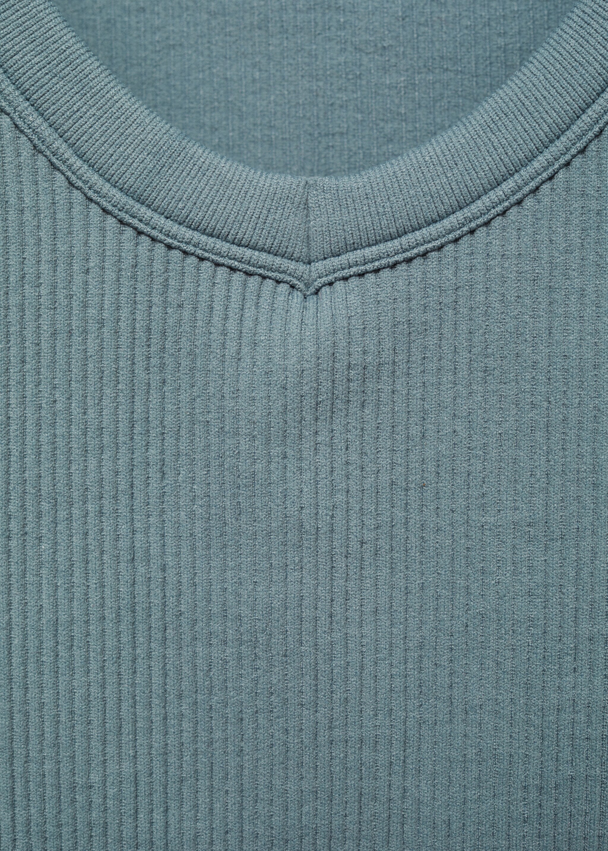 Sporty crop top - Details of the article 8
