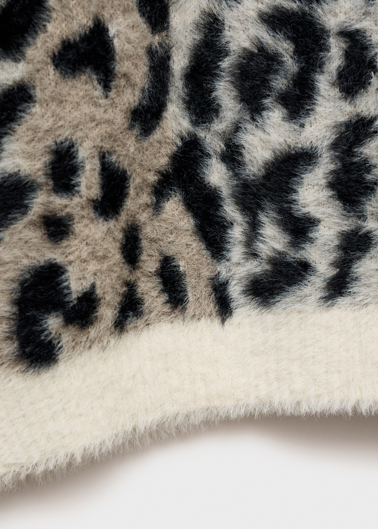 Jersey efecto pelo animal print - Detalle del artículo 0
