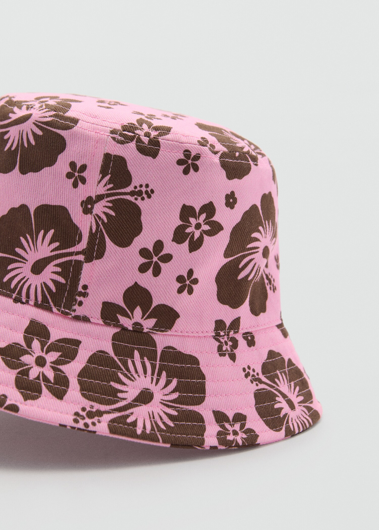 Gorro bucket estampado - Plano medio