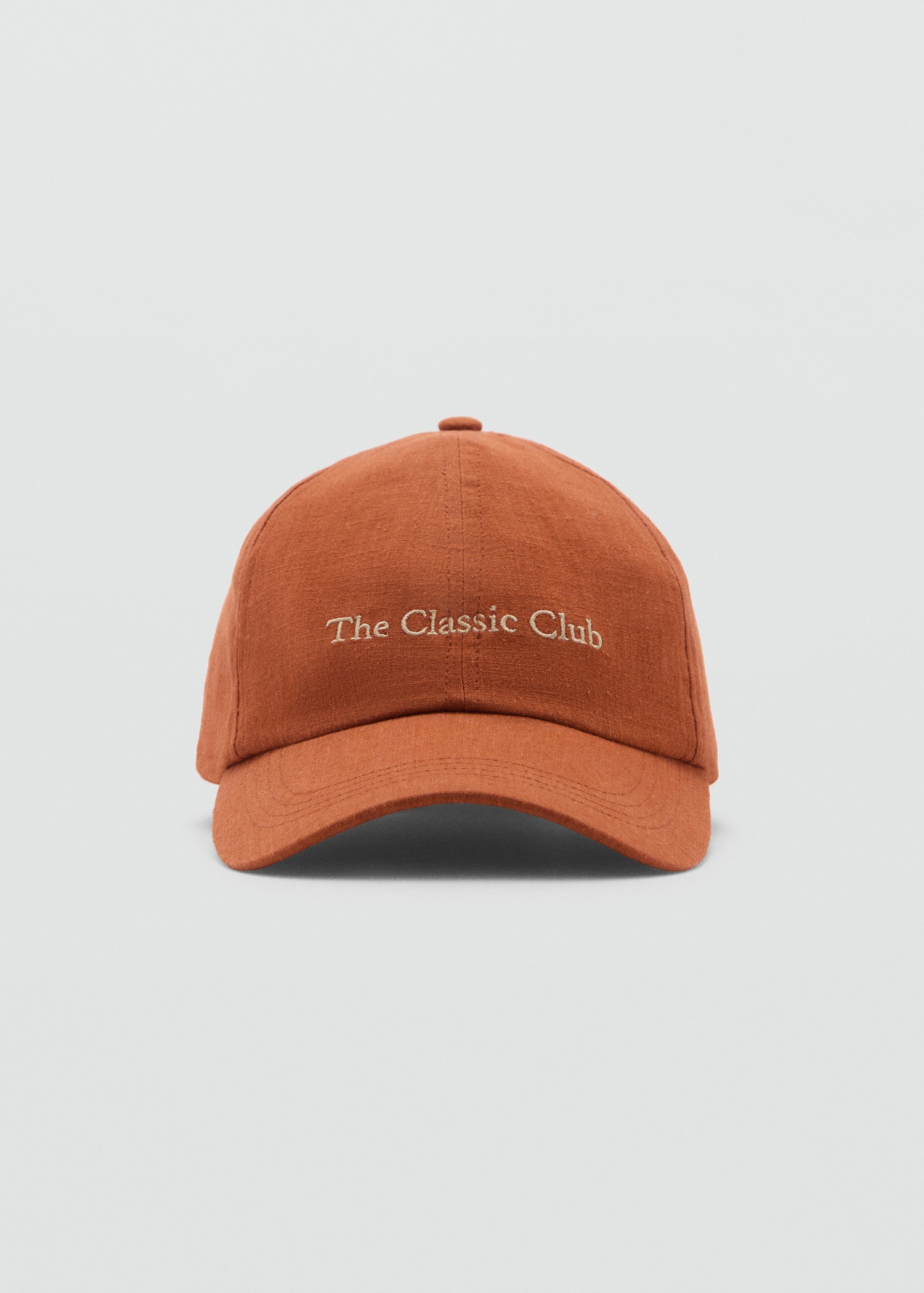 Casquette message brodé - Plan moyen