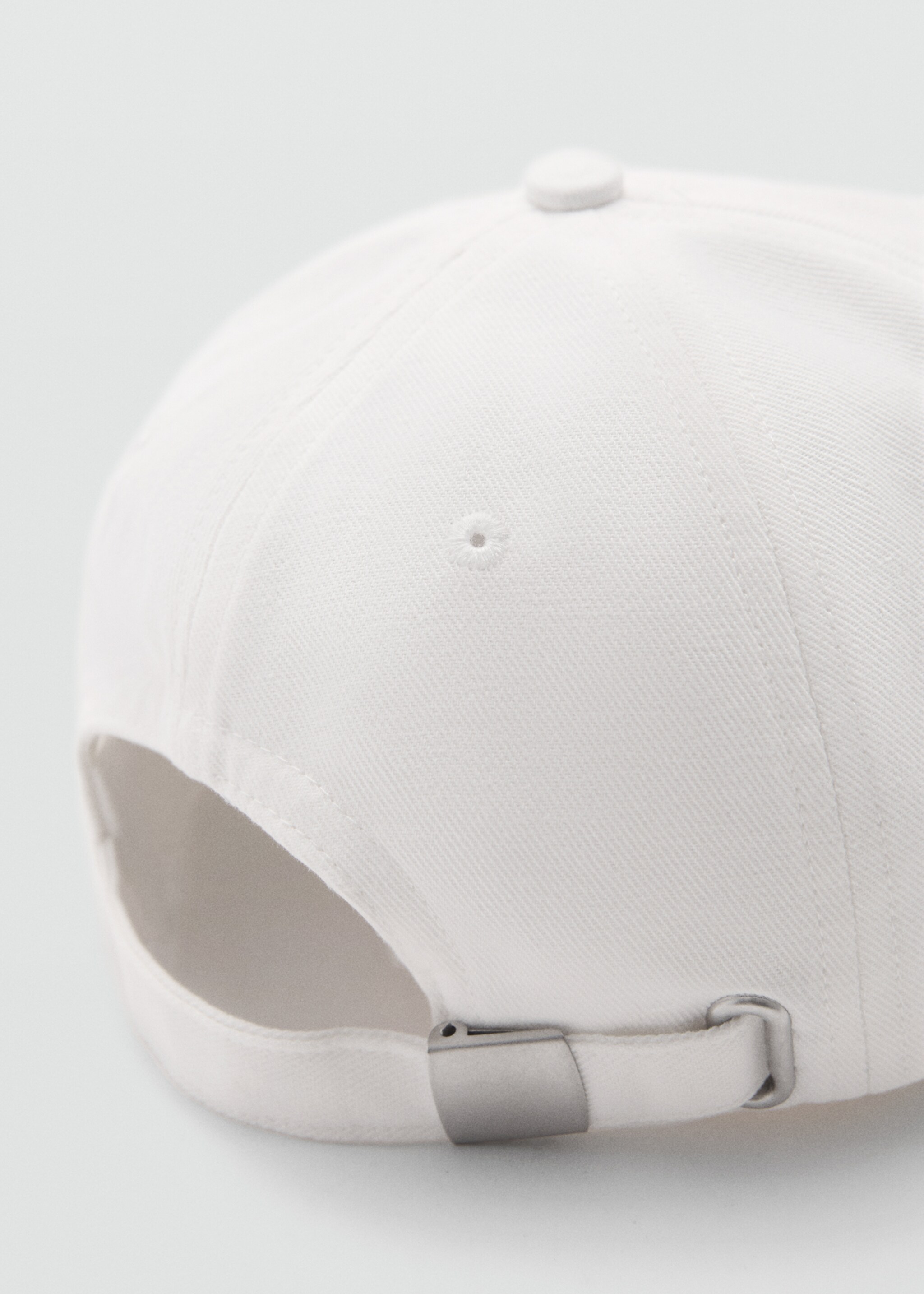 Embroidered message cap - Details of the article 1, White. Ref: 77020251-00.