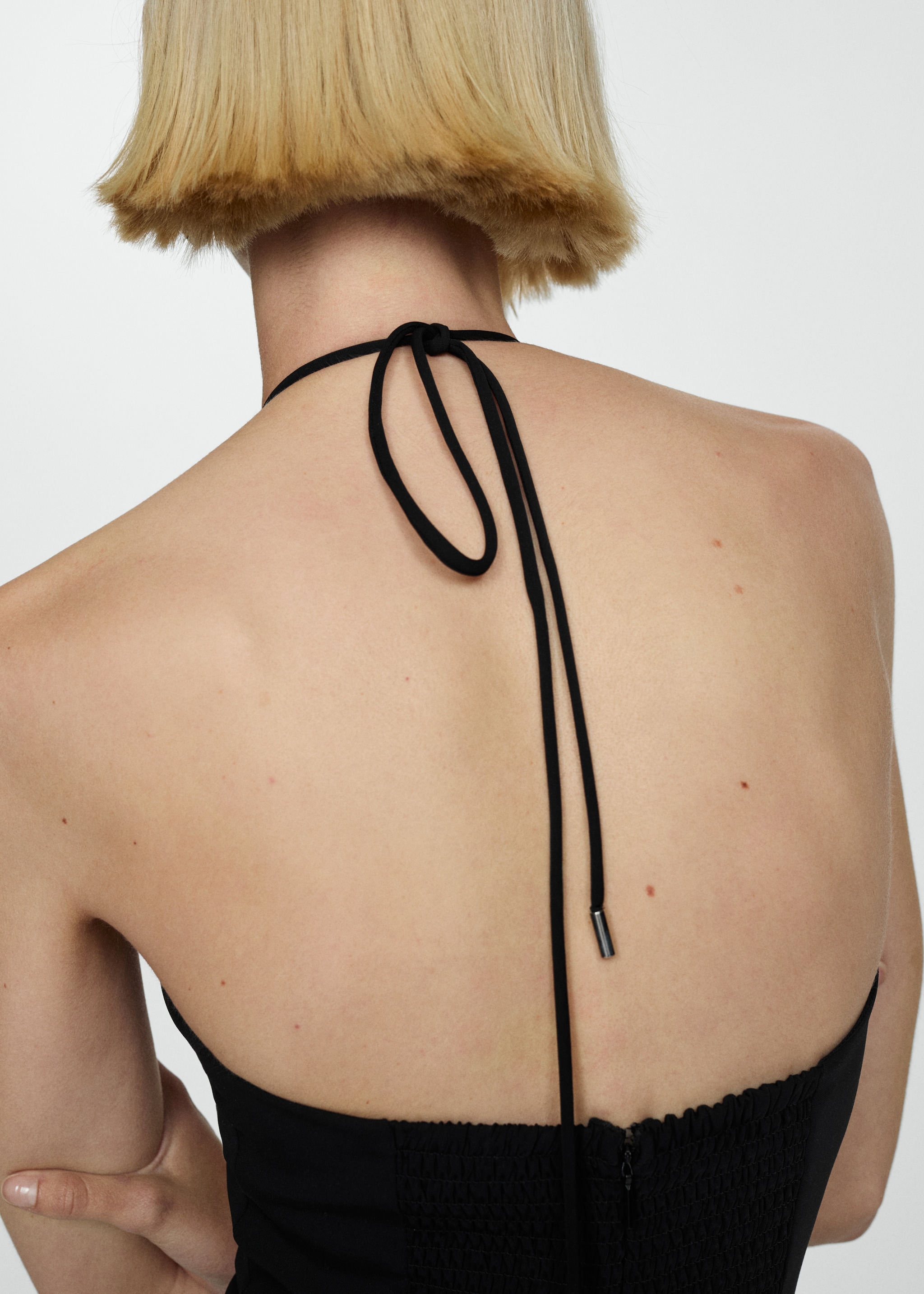 Halter-neck jumpsuit with ring - Details of the article 6