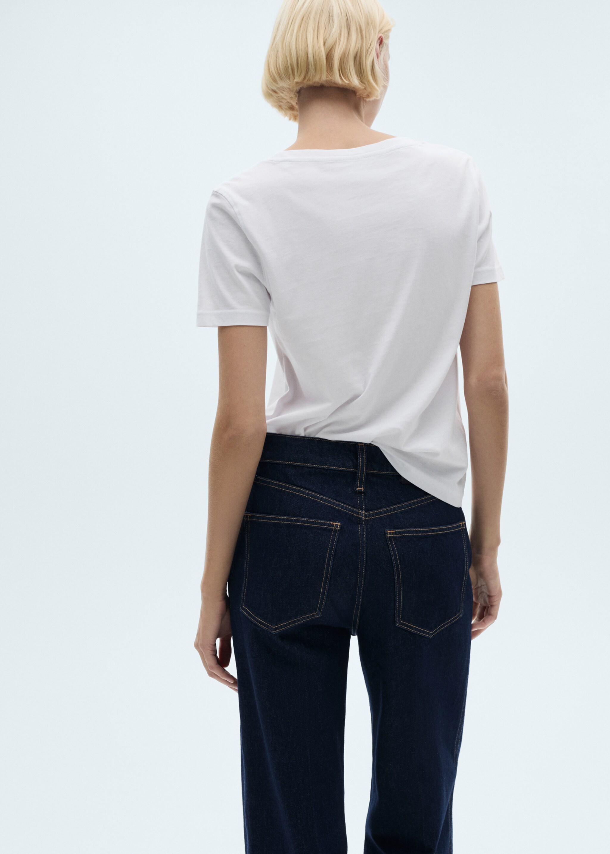 V-neck cotton T-shirt - Reverse of the article