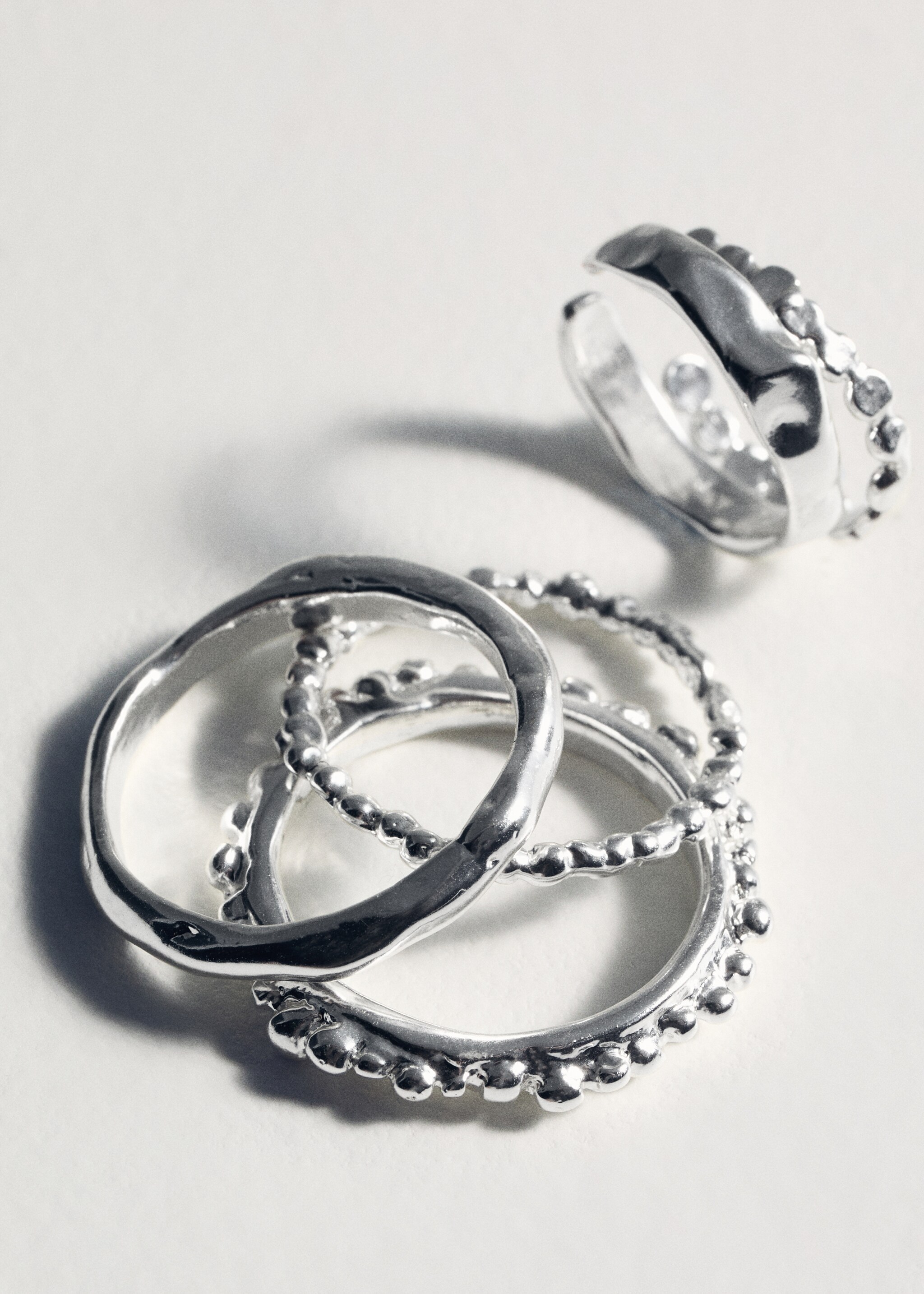 Set of combination rings  - Details of the article 5