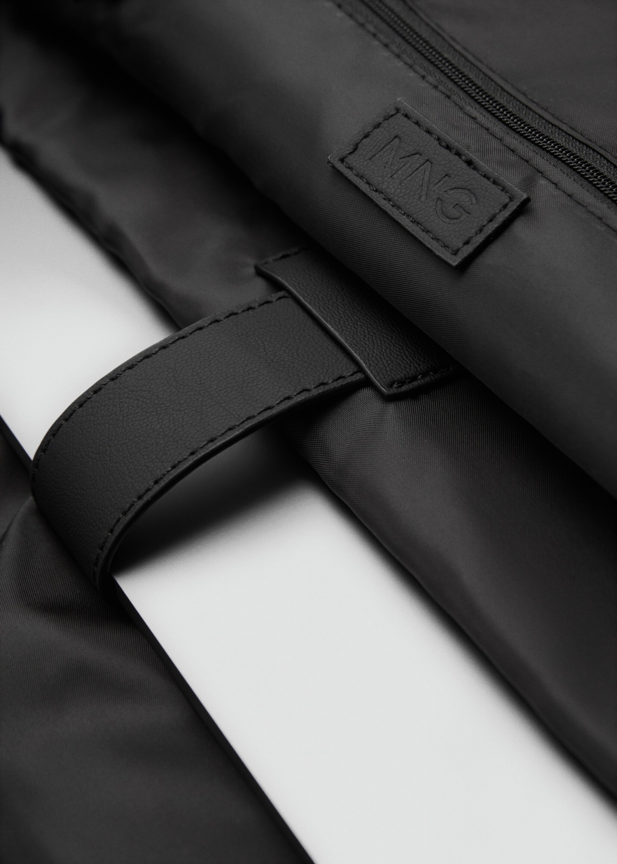 Leather-effect briefcase - Details of the article 4