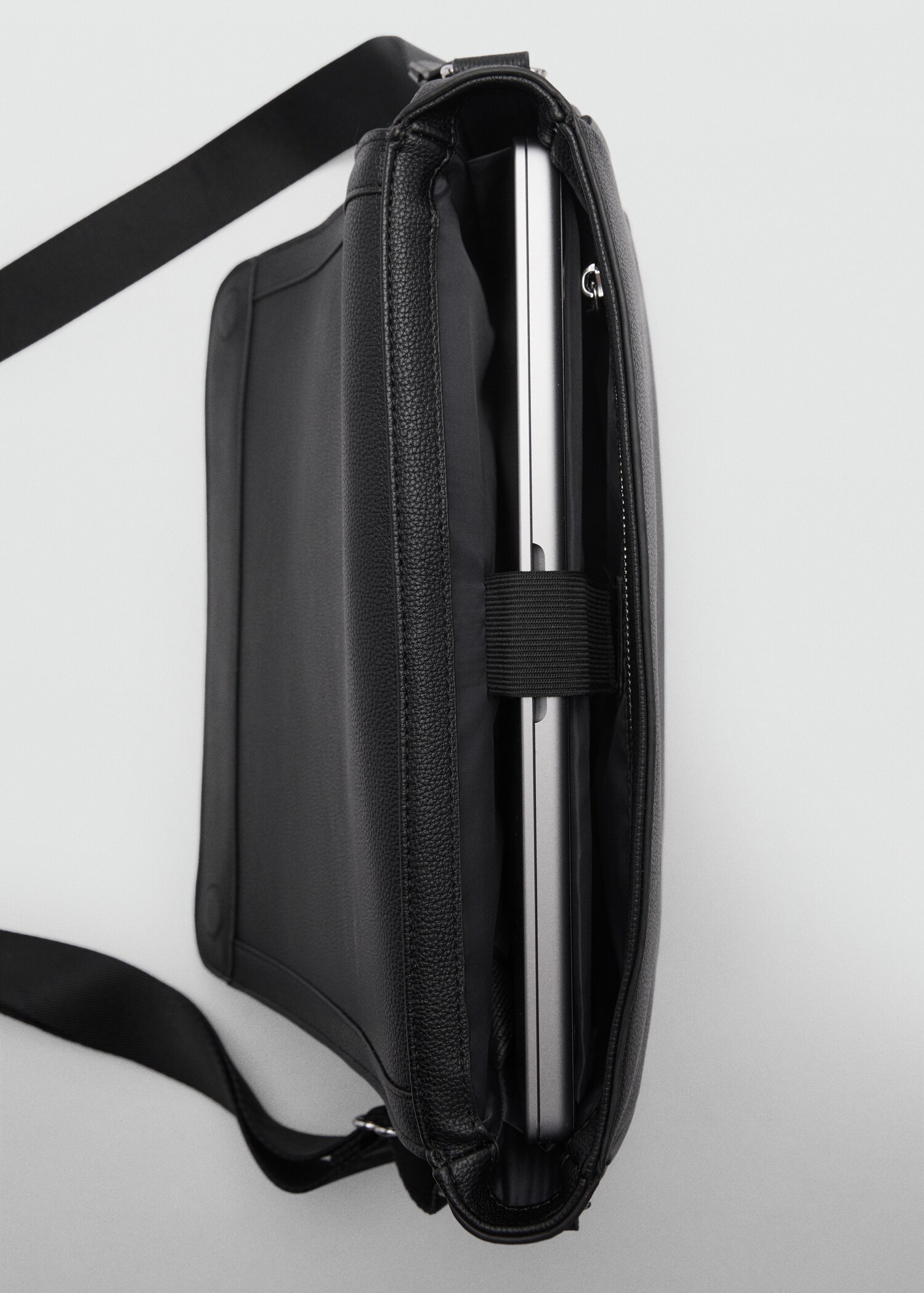 Leather-effect shoulder bag - Details of the article 1