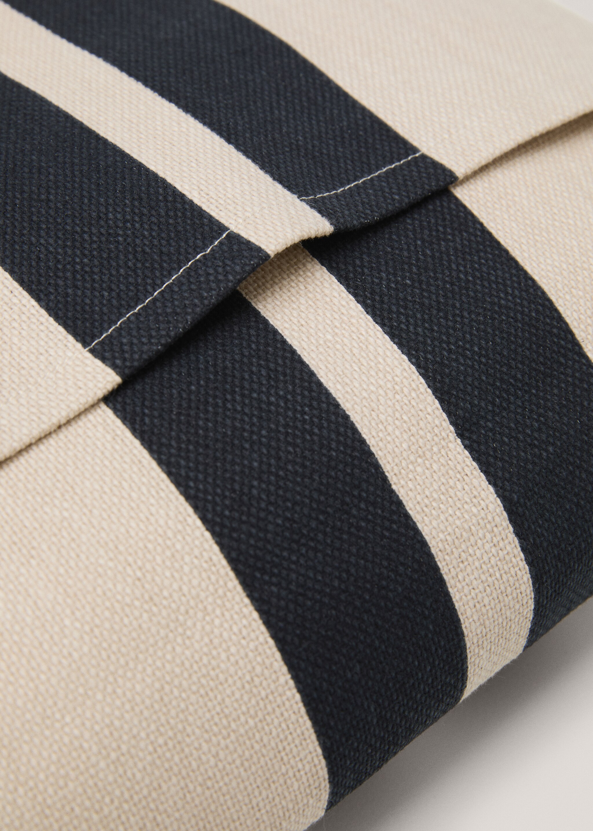 Kissenhülle aus Baumwolle mit doppeltem Streifenmuster 45 x 45 cm - Detail des Artikels 2