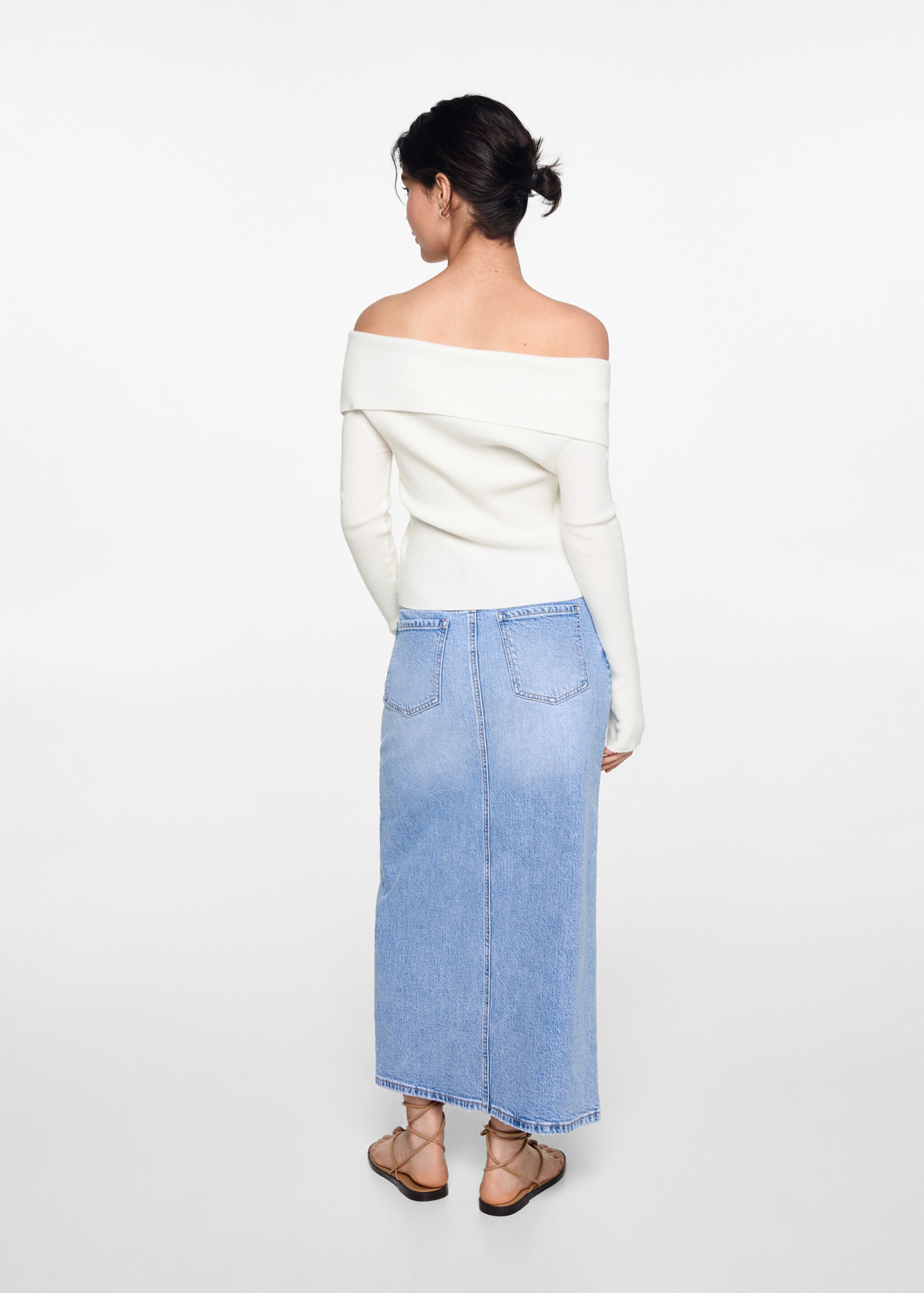 Off-the-shoulder knitted sweater - Reverse of the article