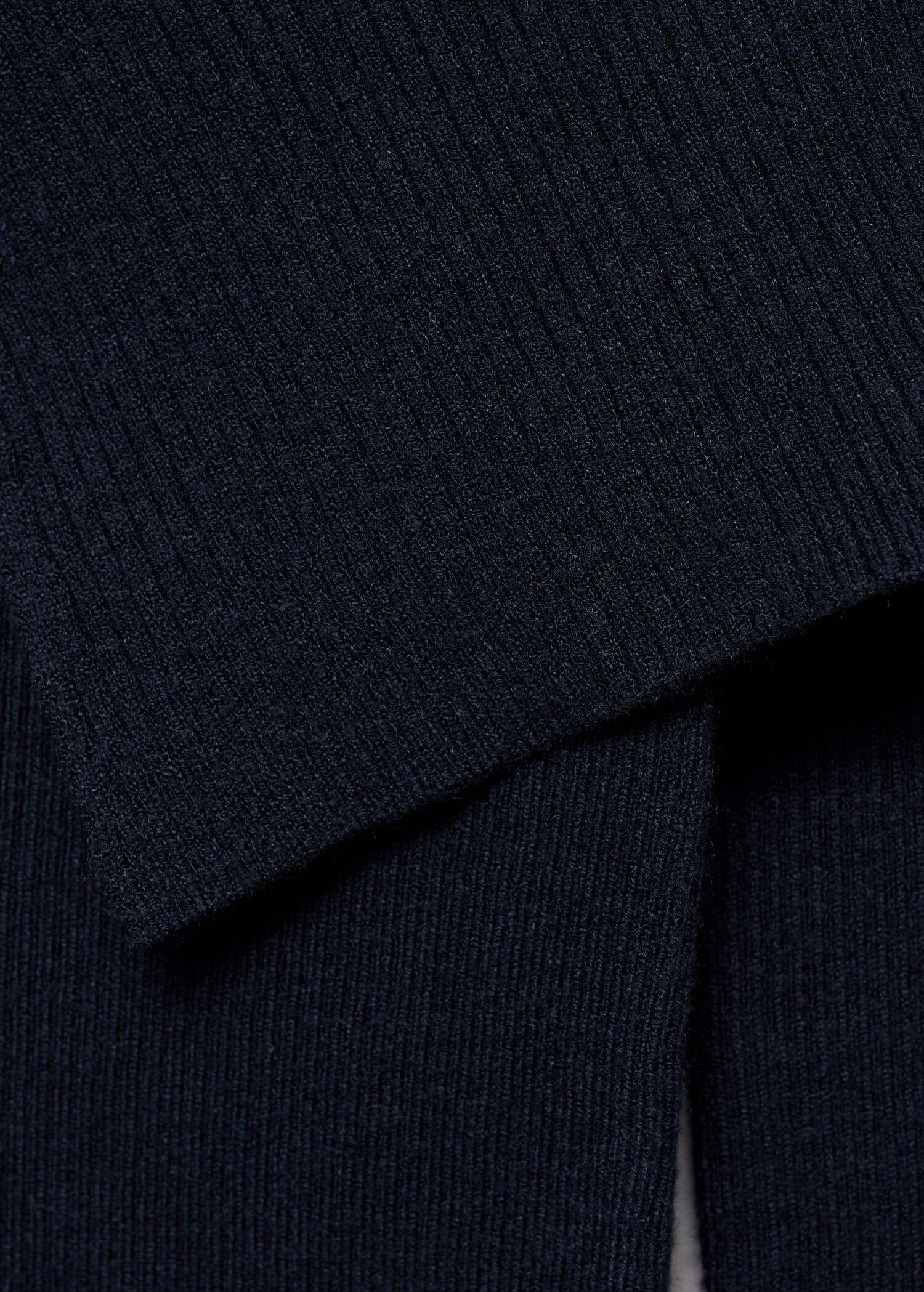 Off-the-shoulder knitted sweater - Details of the article 0