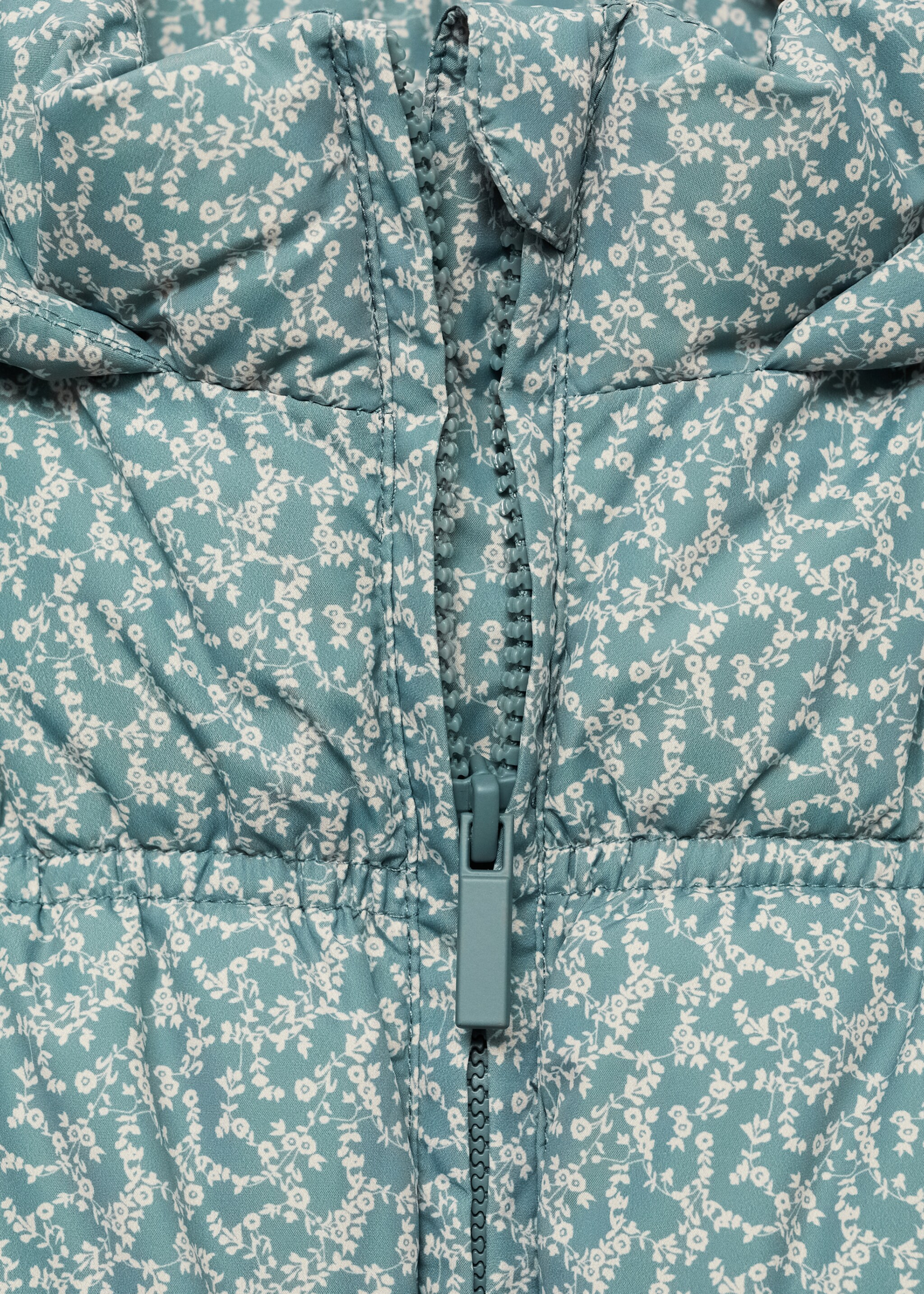 Printed quilted gilet - Details of the article 8