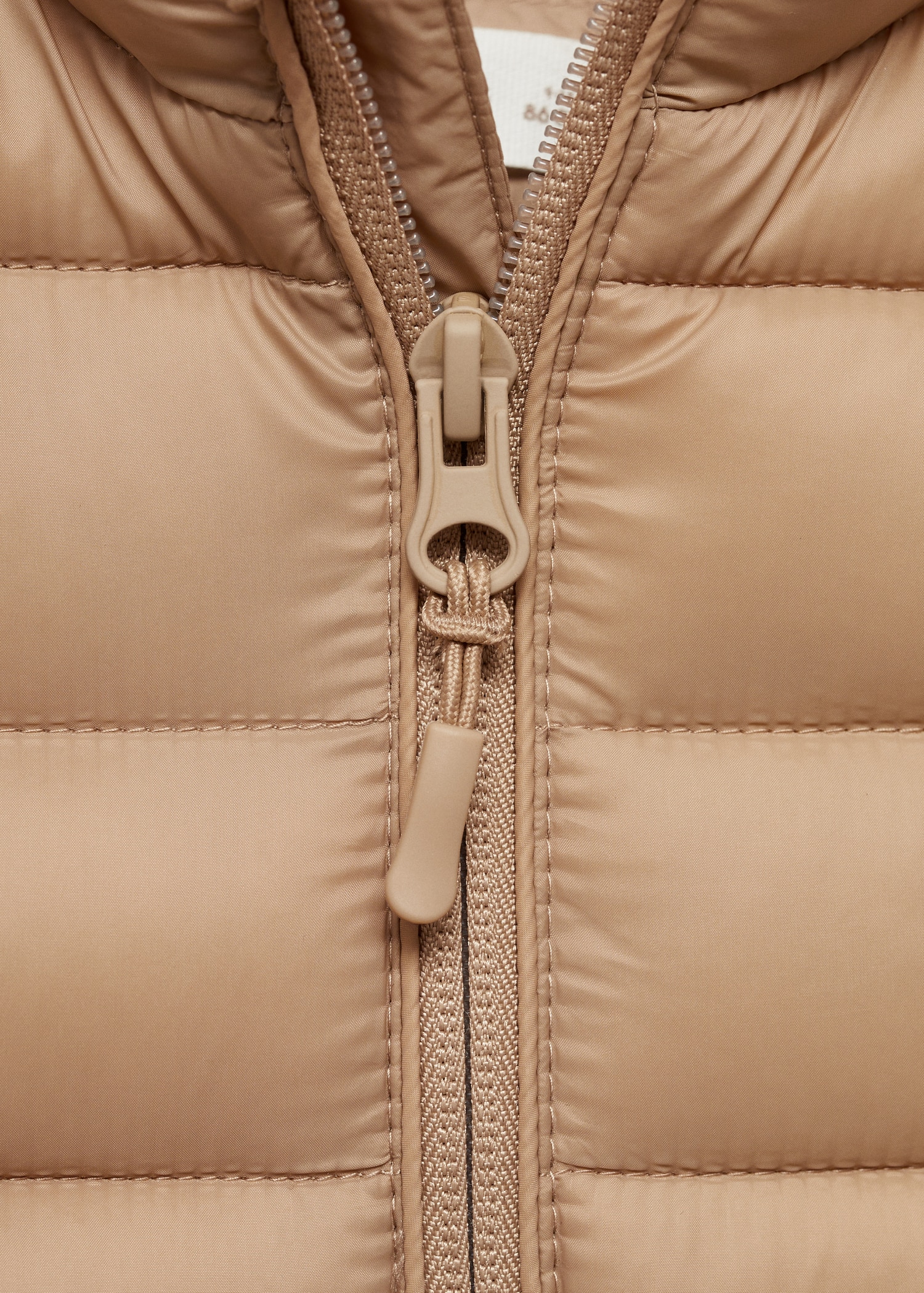 Quilted gilet - Details of the article 8