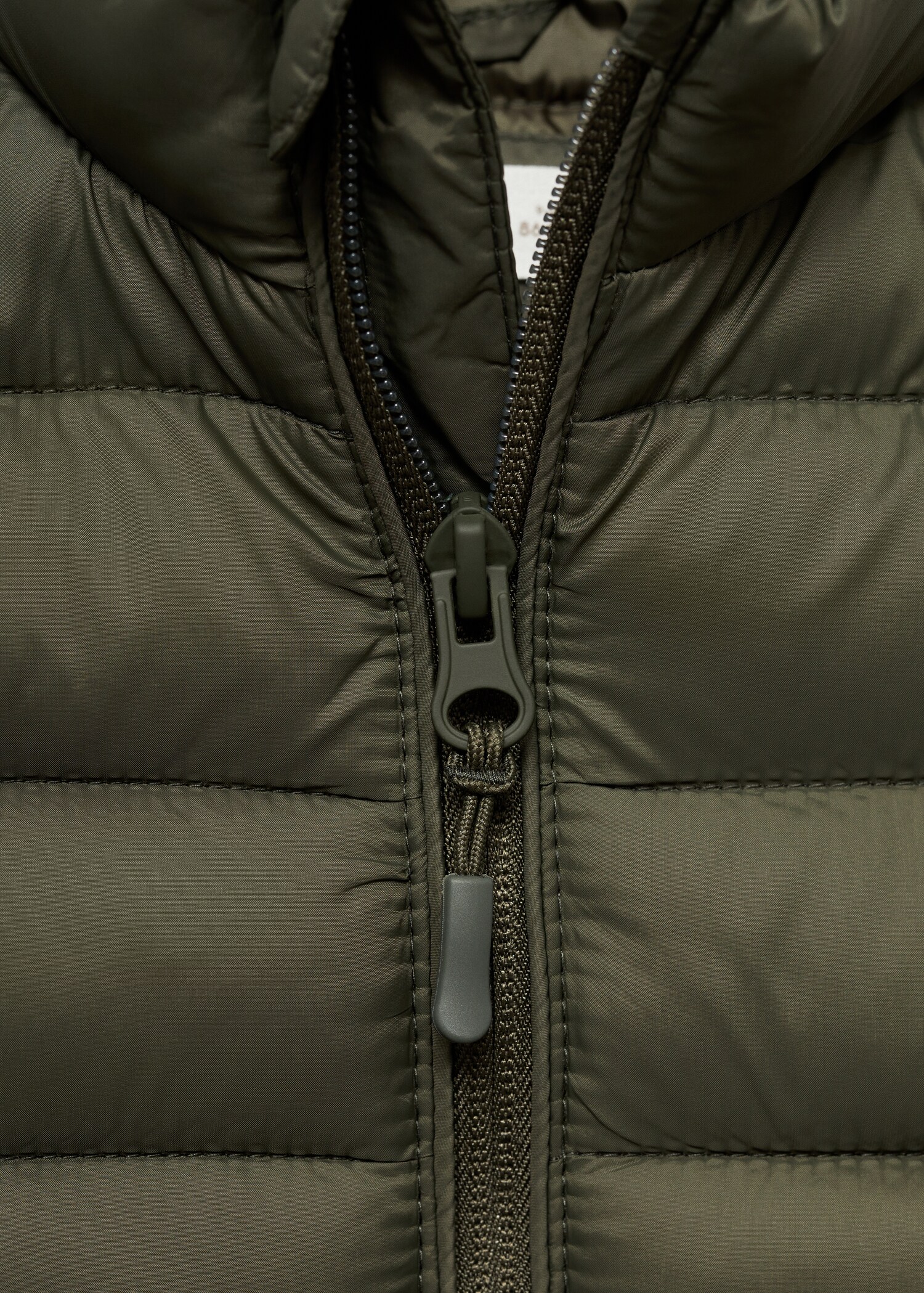 Quilted gilet - Details of the article 8