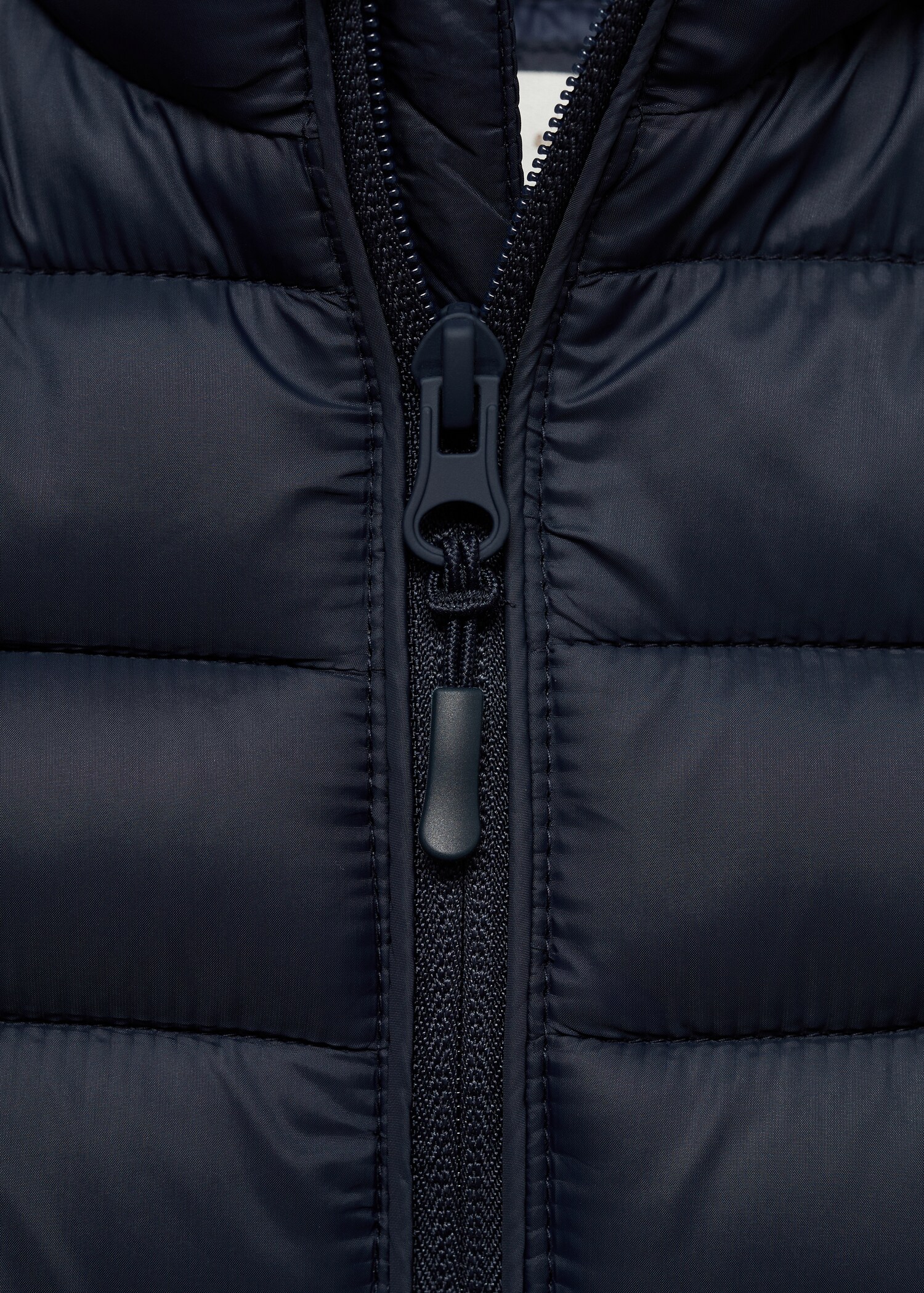 Quilted gilet - Details of the article 8