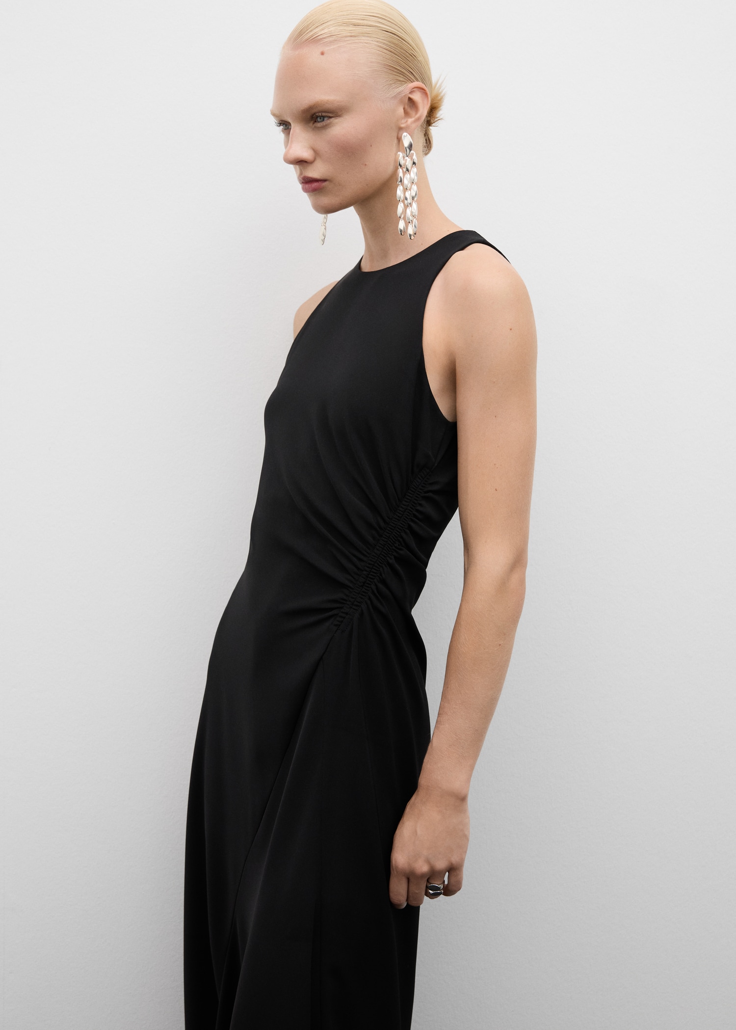 Robe midi détail drapé - Plan moyen