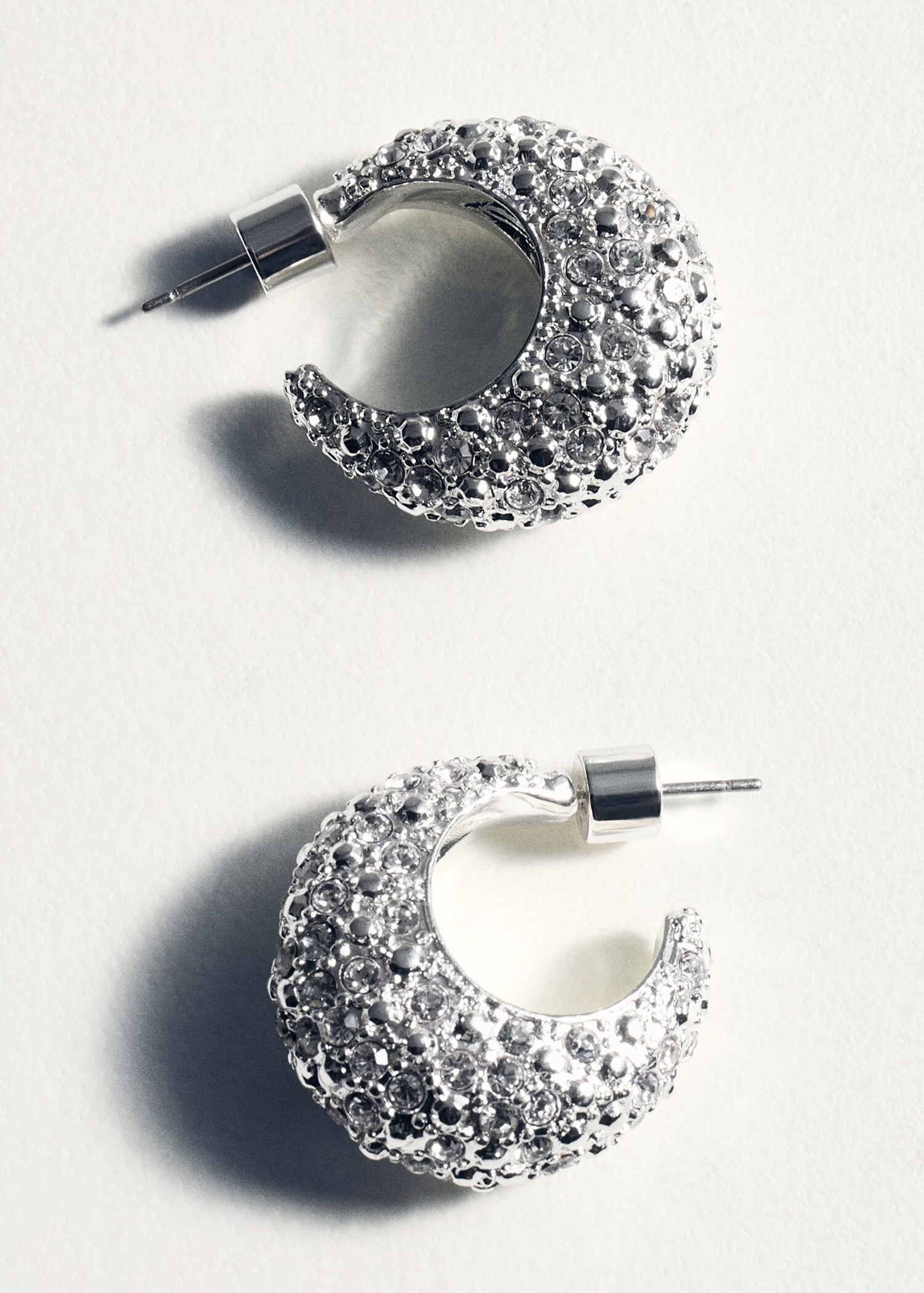 Rhinestone hoop earrings - Details of the article 5