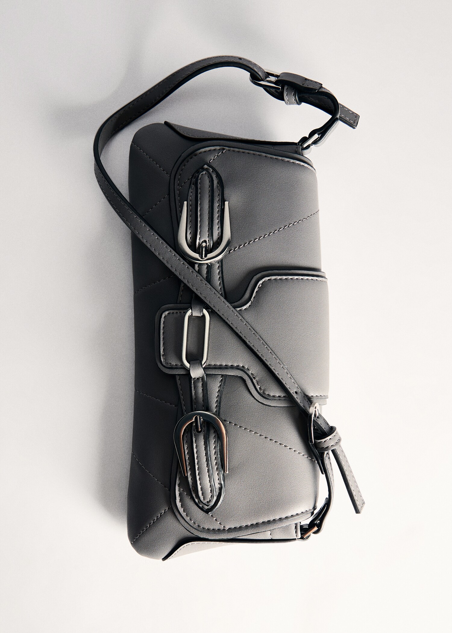 Shoulder bag with buckles detail - Details of the article 5