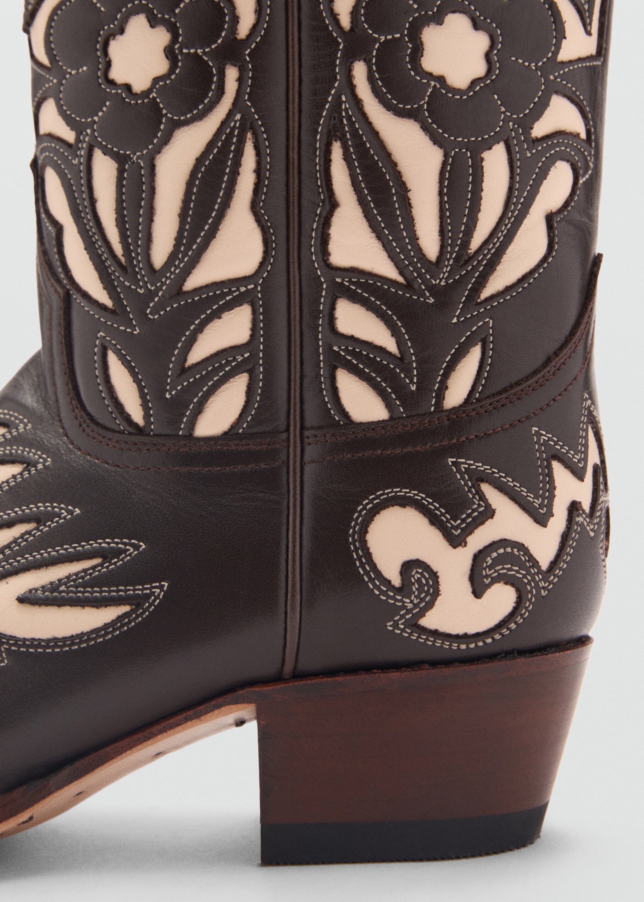 Two-tone leather cowboy boots - Details of the article 4
