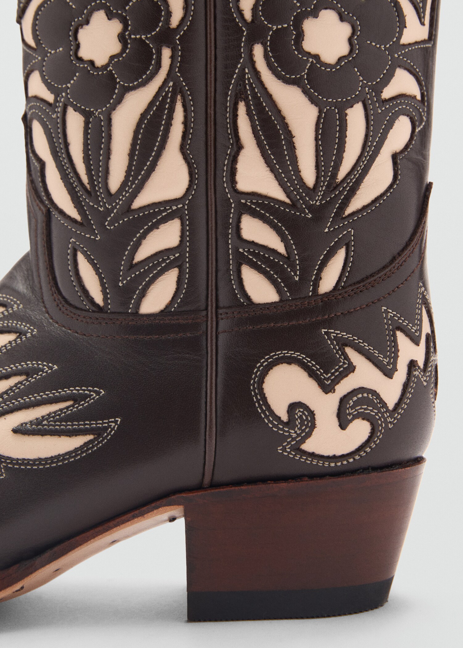 Two-tone leather cowboy boots - Details of the article 4