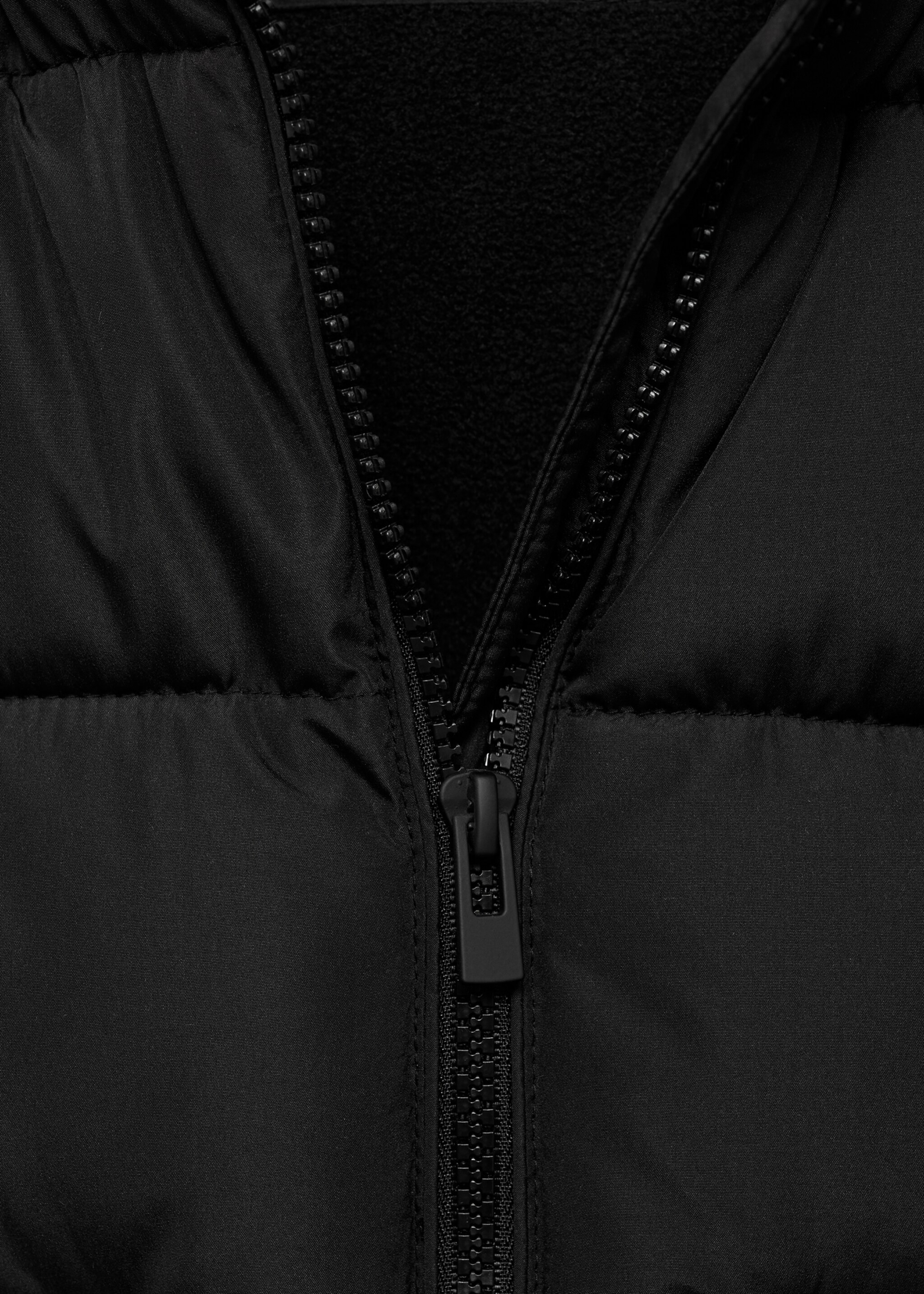 Long quilted gilet - Details of the article 8