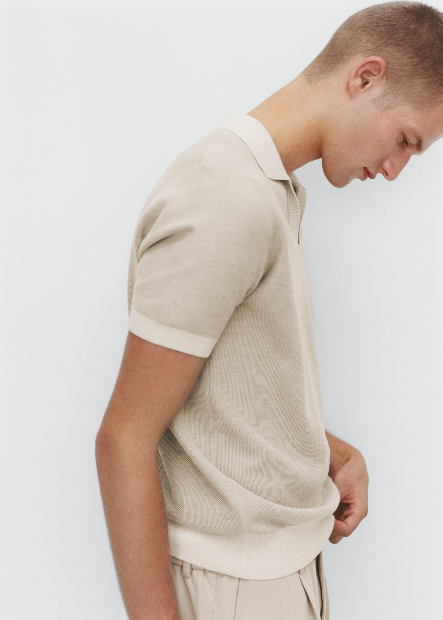 Structured polo shirt with contrasting trims - Details of the article 5