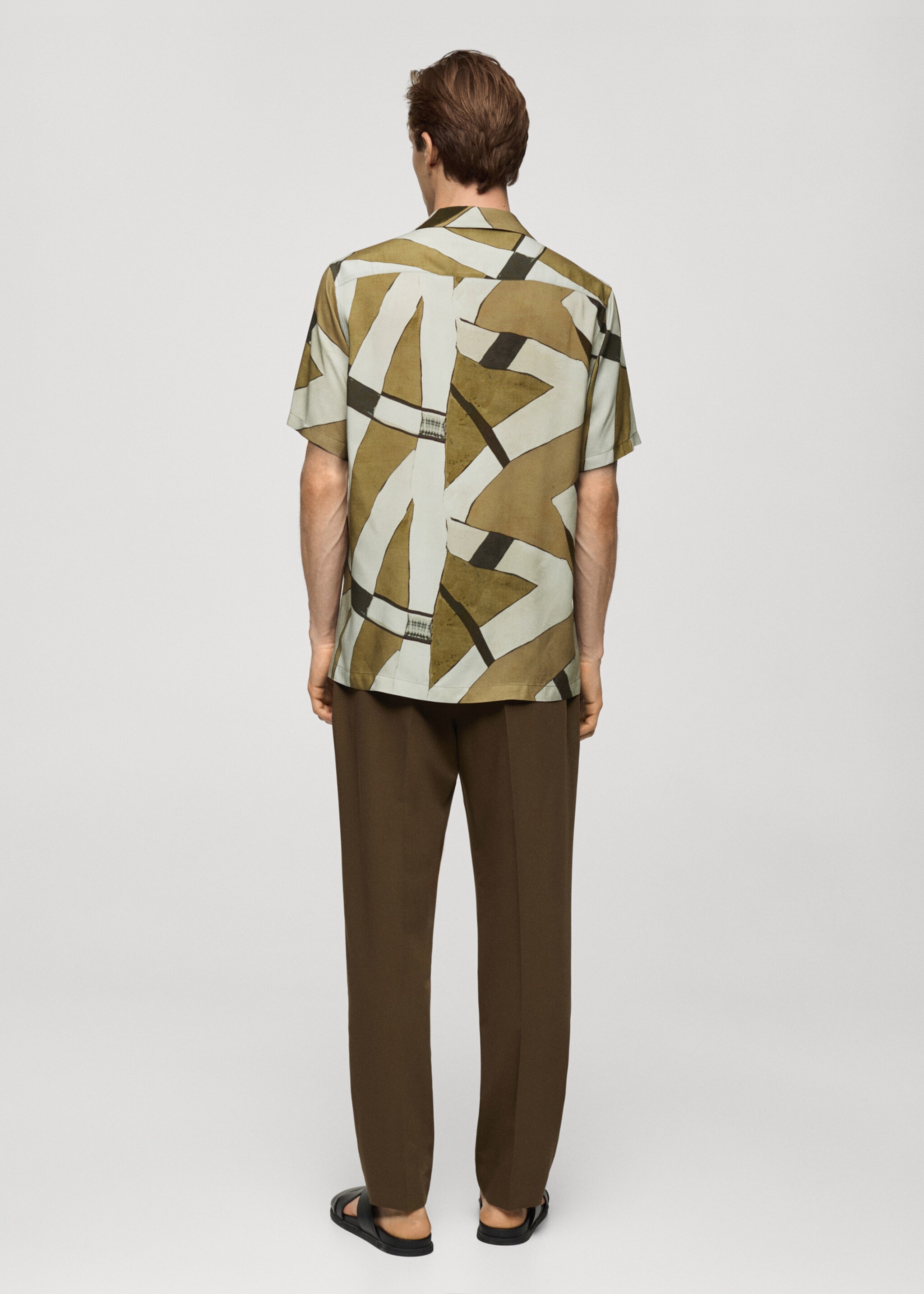 Printed flowing shirt with bowling collar - Reverse of the article