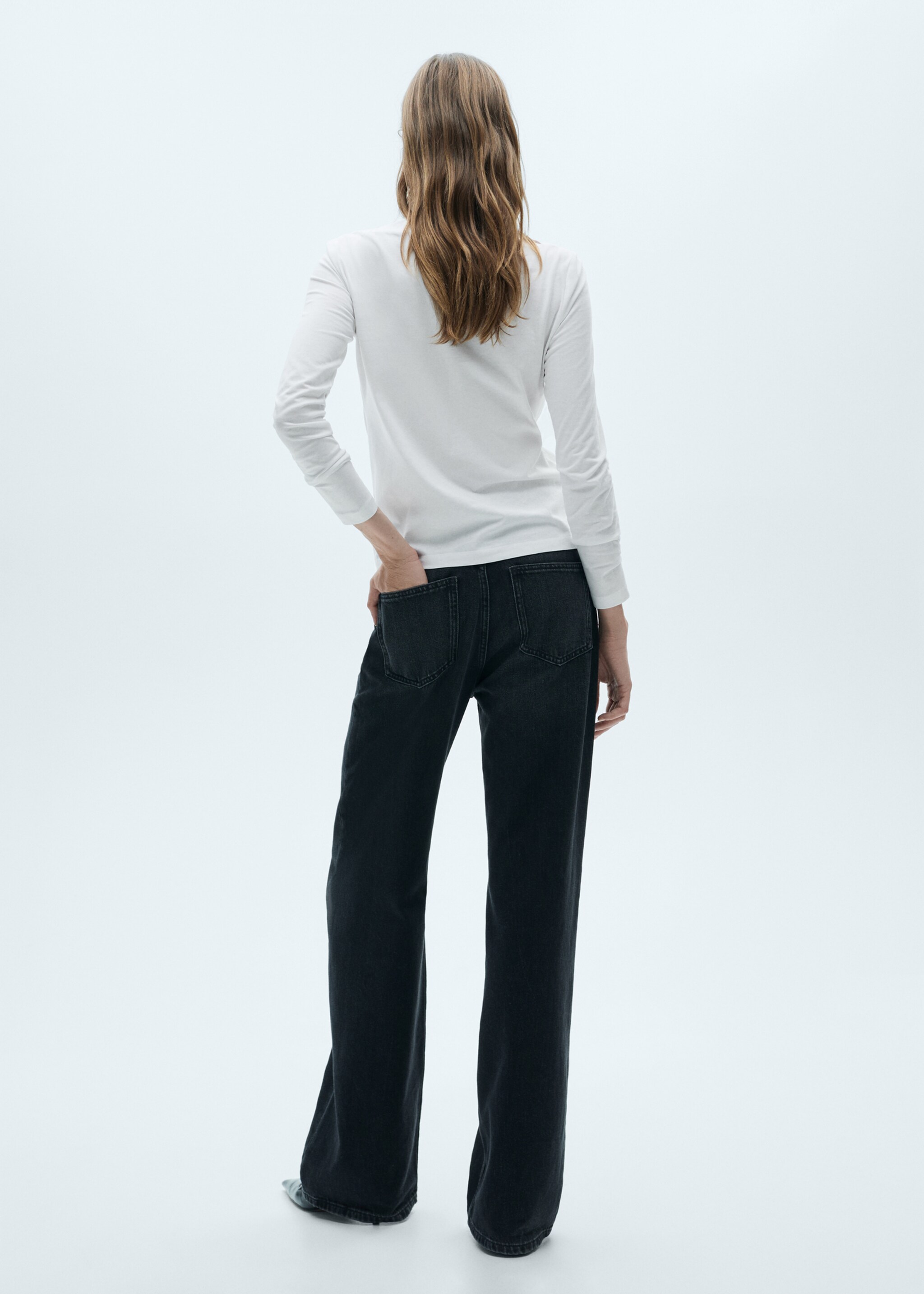 Long-sleeved boat-neck t-shirt - Reverse of the article