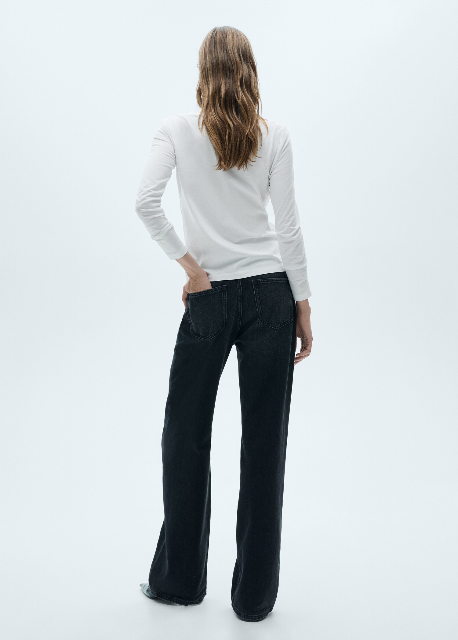 Long-sleeved boat-neck t-shirt - Reverse of the article