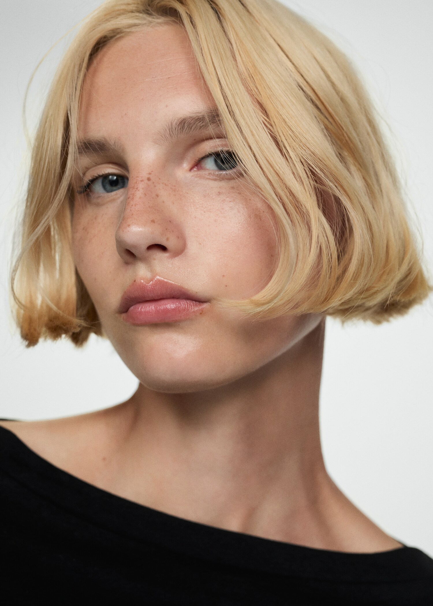 Long-sleeved boat-neck t-shirt - Details of the article 1