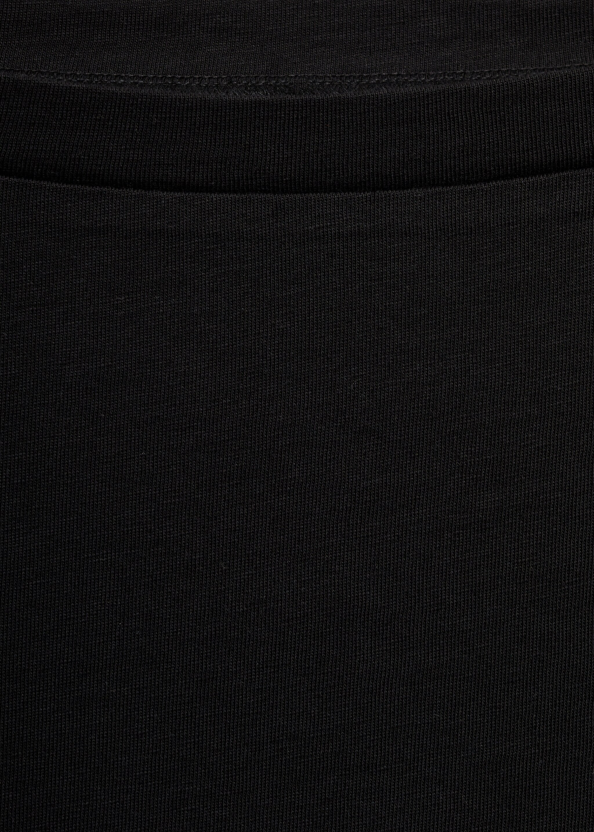 T-shirt met lange mouwen en boothals - Detail van het artikel 8
