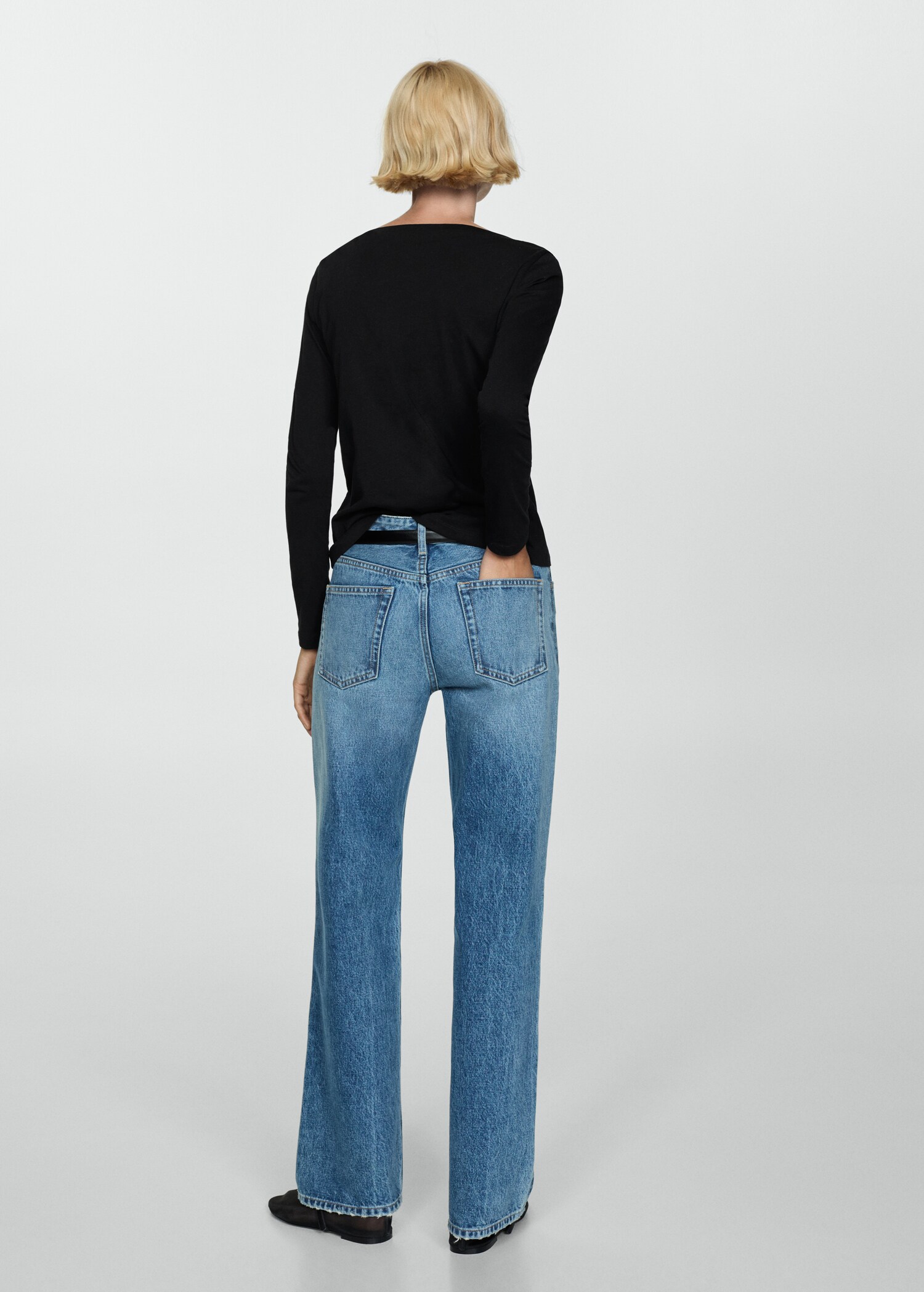 Long-sleeved boat-neck t-shirt - Reverse of the article