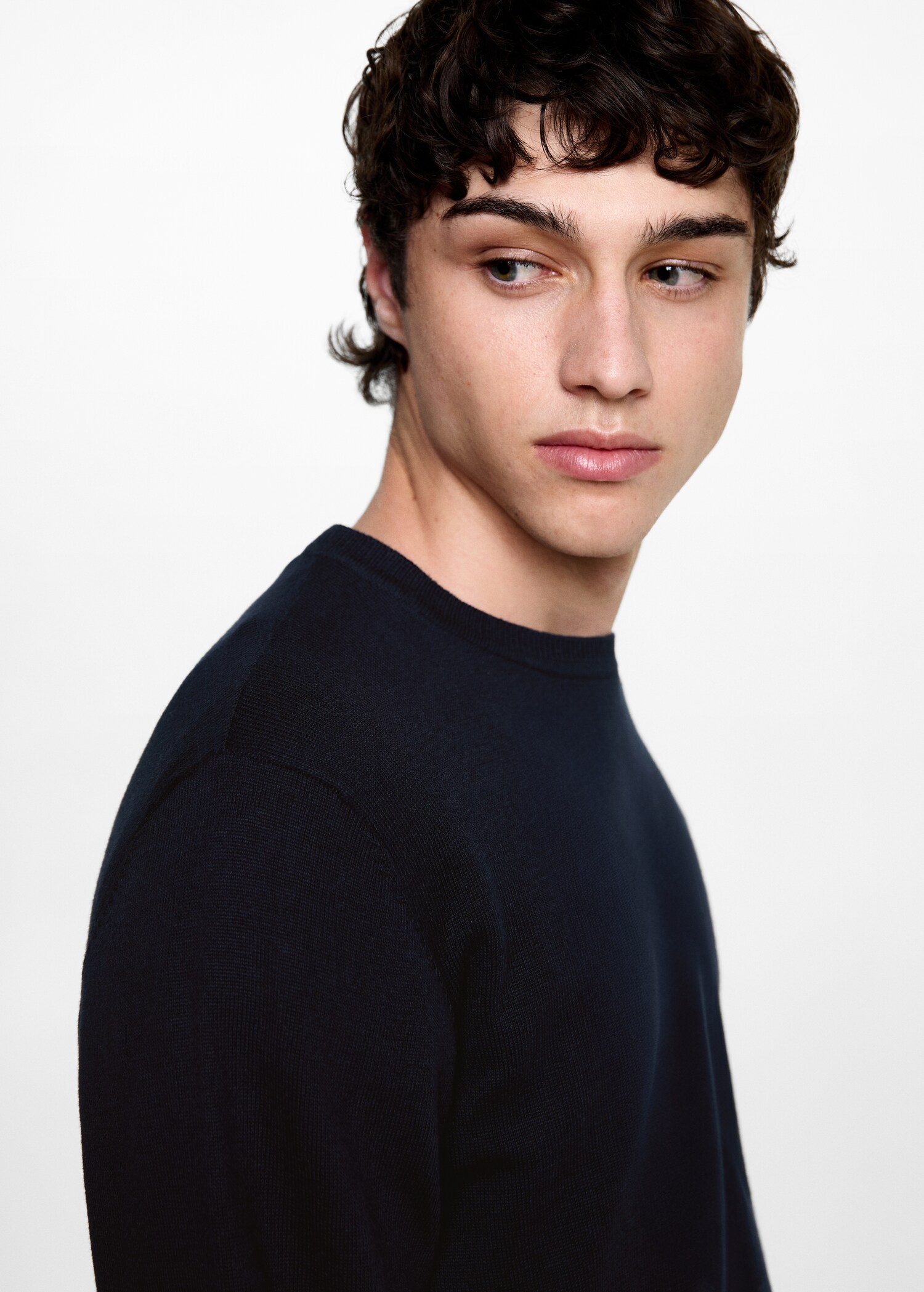 Round-neck knitted sweater - Details of the article 1