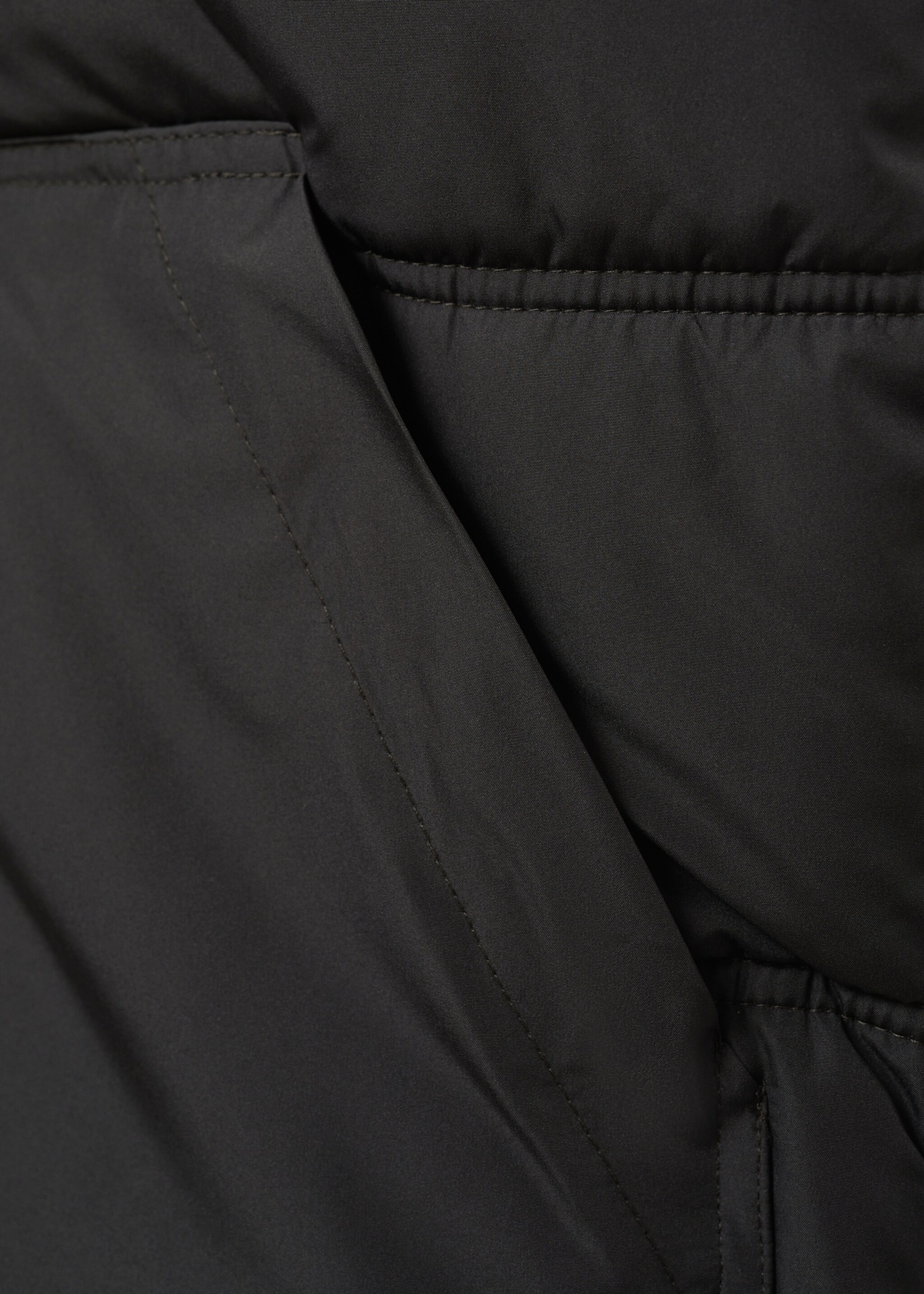 Quilted gilet with hood - Details of the article 0