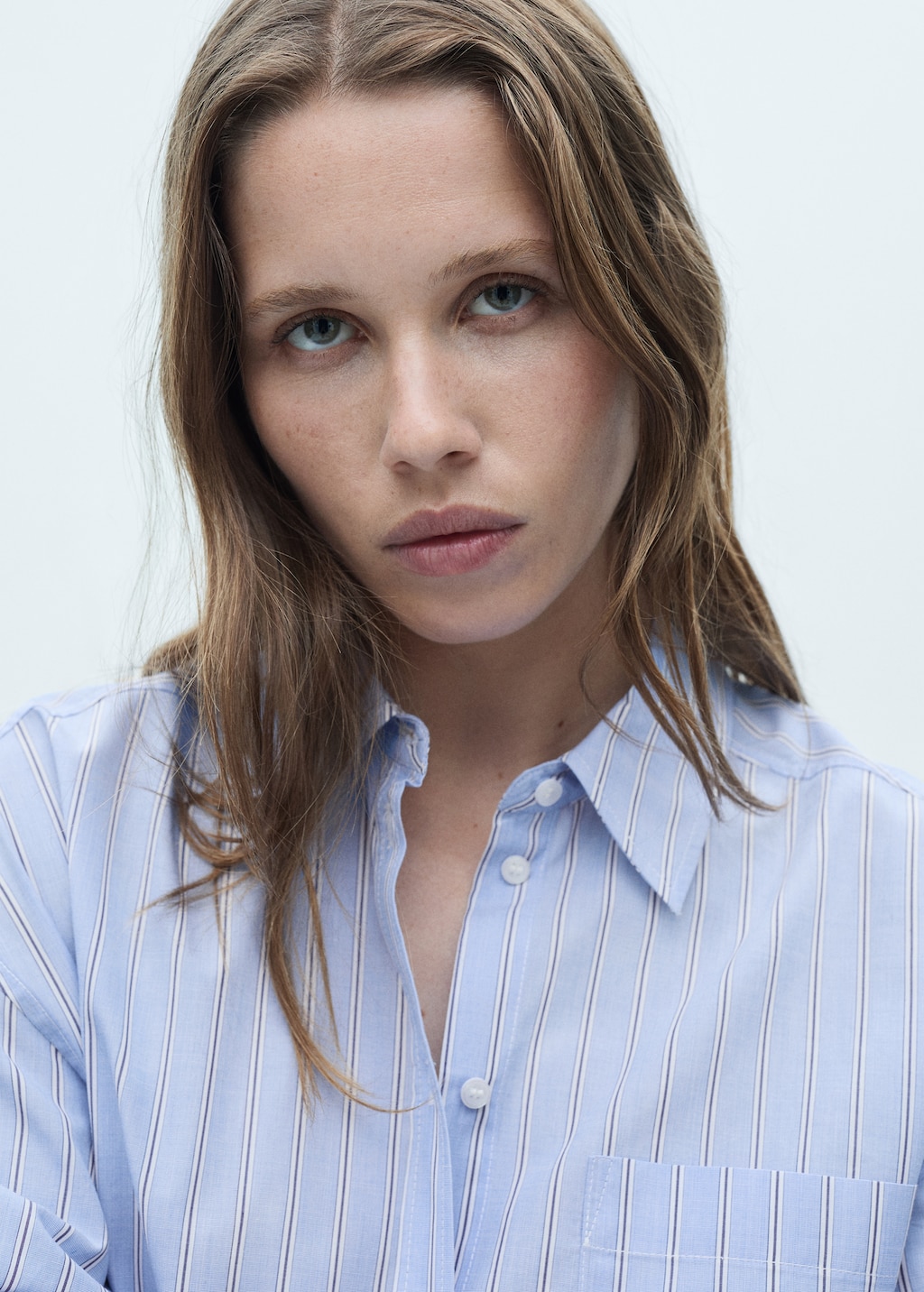 Camisa rayas bajo en contraste Mujer MANGO Espana Peninsula y Baleares