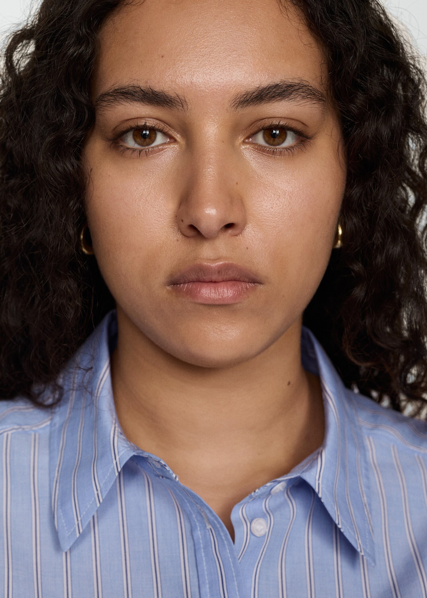 Shirt with contrasting stripes - Details of the article 4