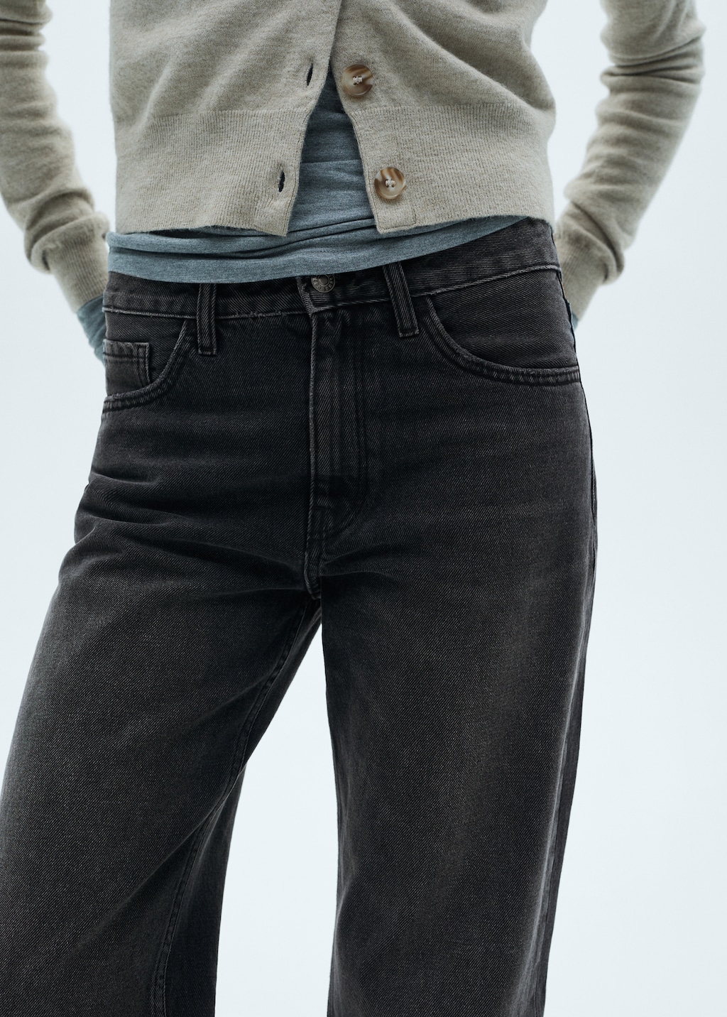 Mid-rise straight jeans