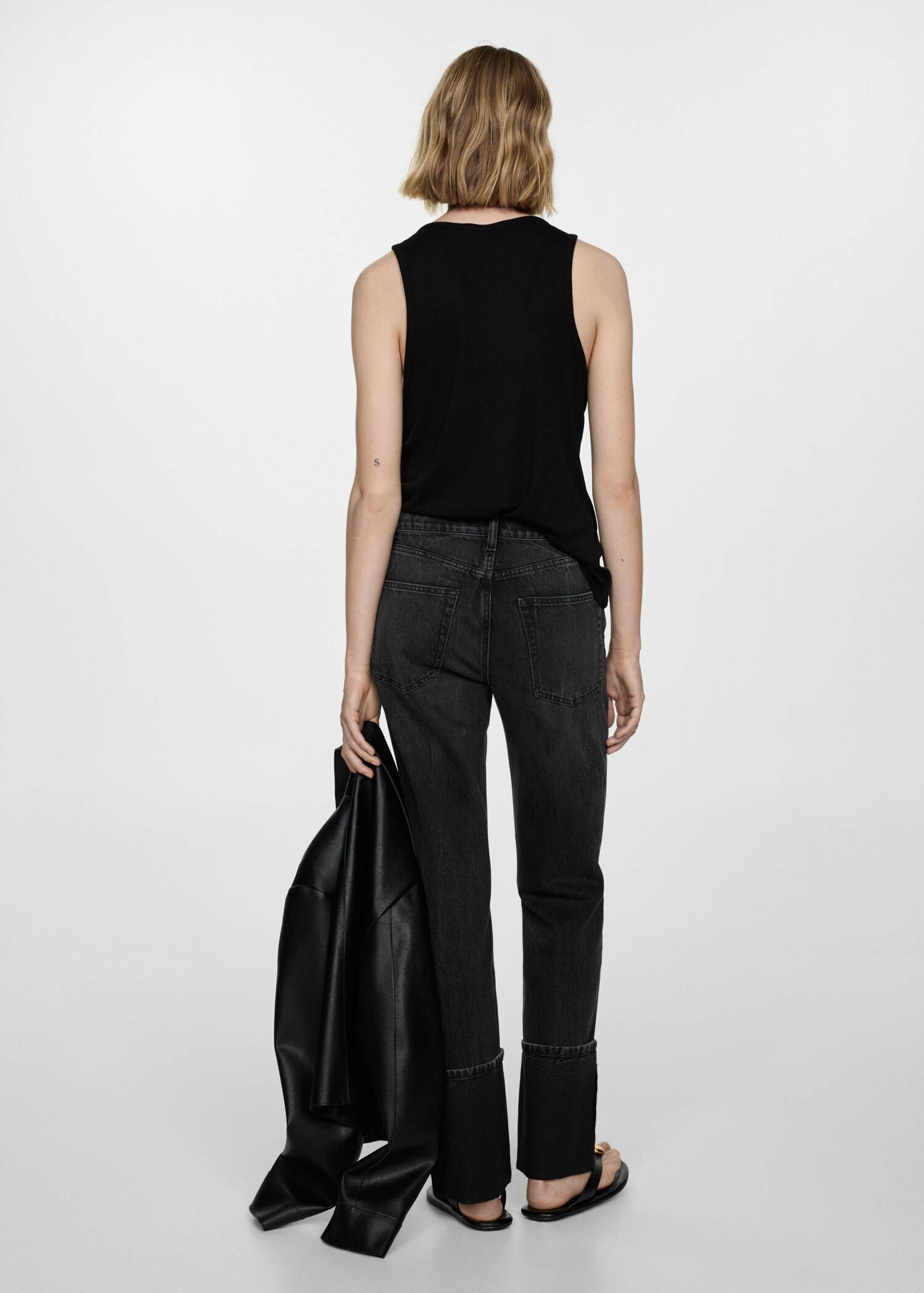 Turned-up straight jeans - Reverse of the article