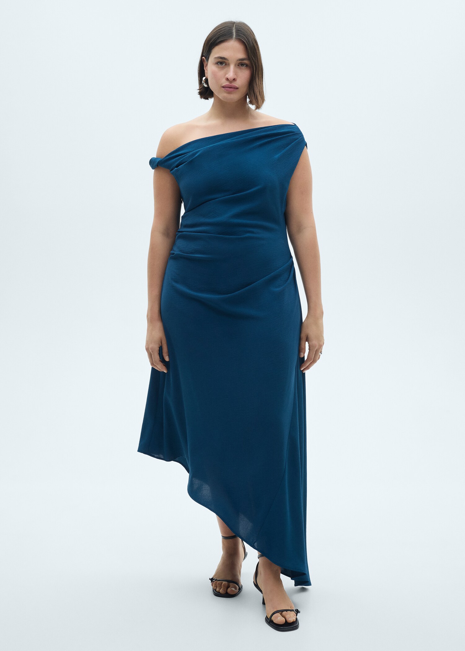 Asymmetrical pleated dress - Details of the article 3
