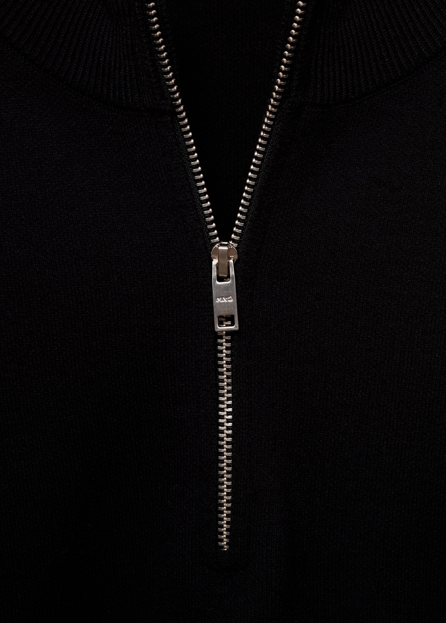 Pull-over maille moyenne col montant zippé - Détail de l'article 8