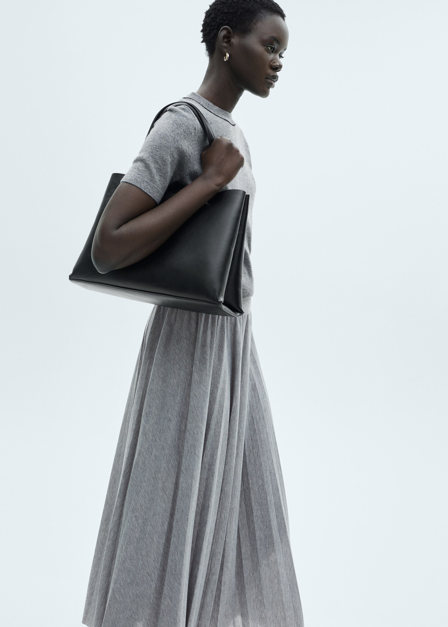 Pleated long skirt - Details of the article 1