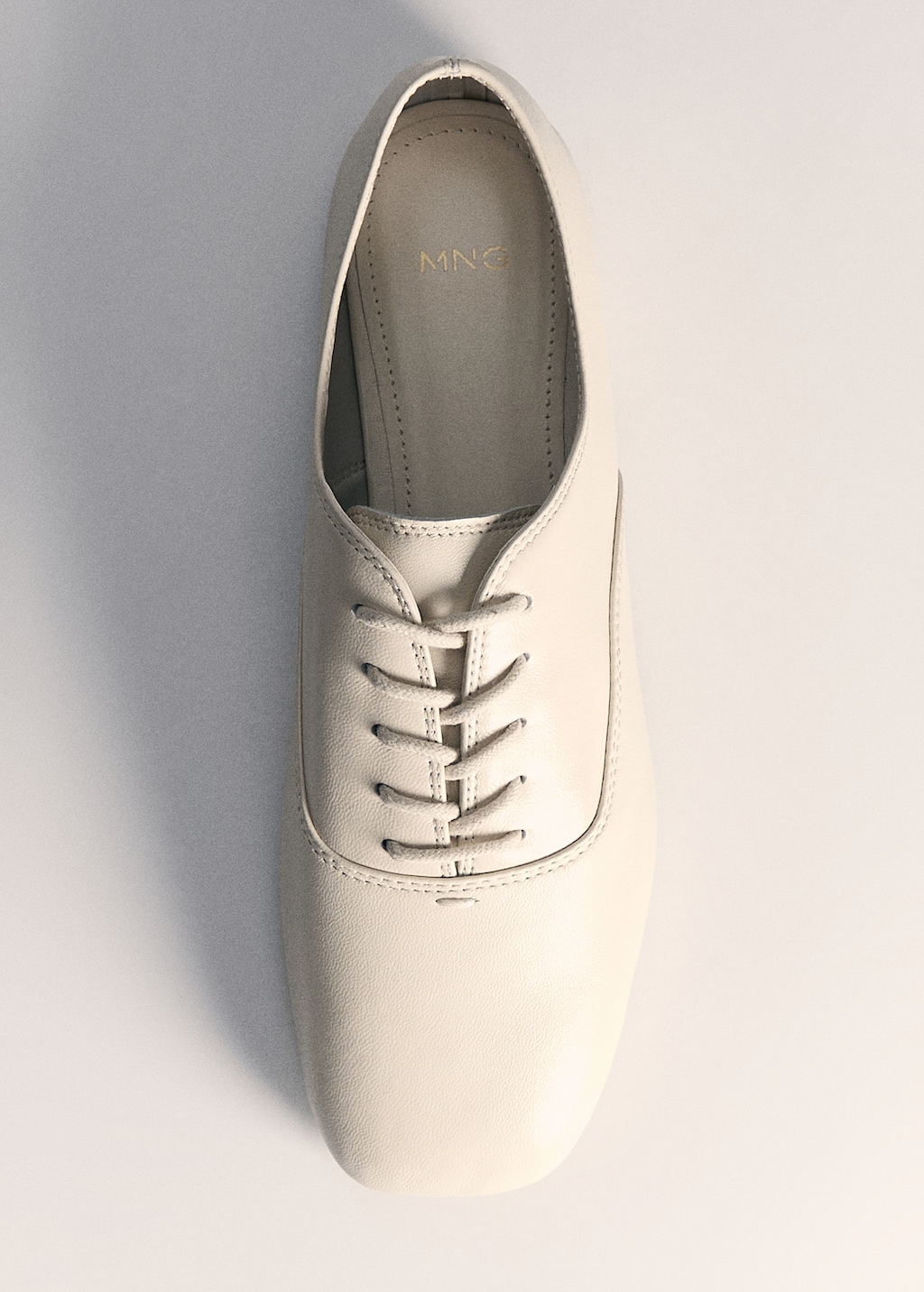 Chaussures lacees cuir