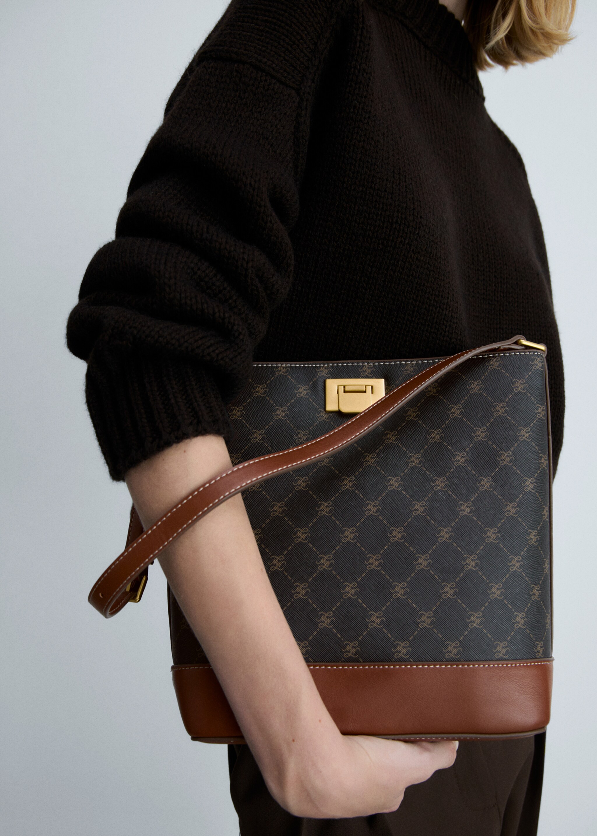 Shopper bag with metallic detail - Details of the article 9