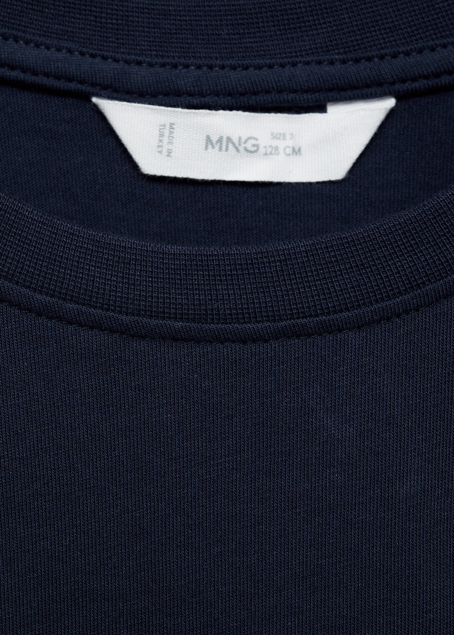 Camiseta detalles relieve - Detalle del artículo 0